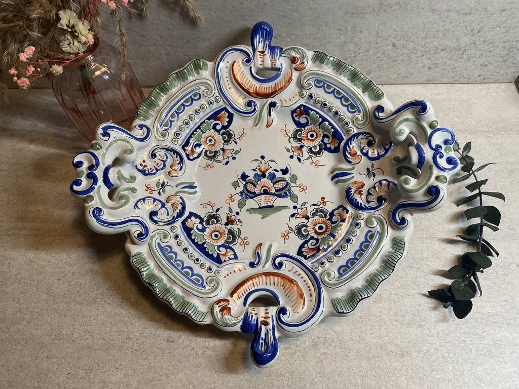 Plat en Faïence de Rouen – Peint à la main