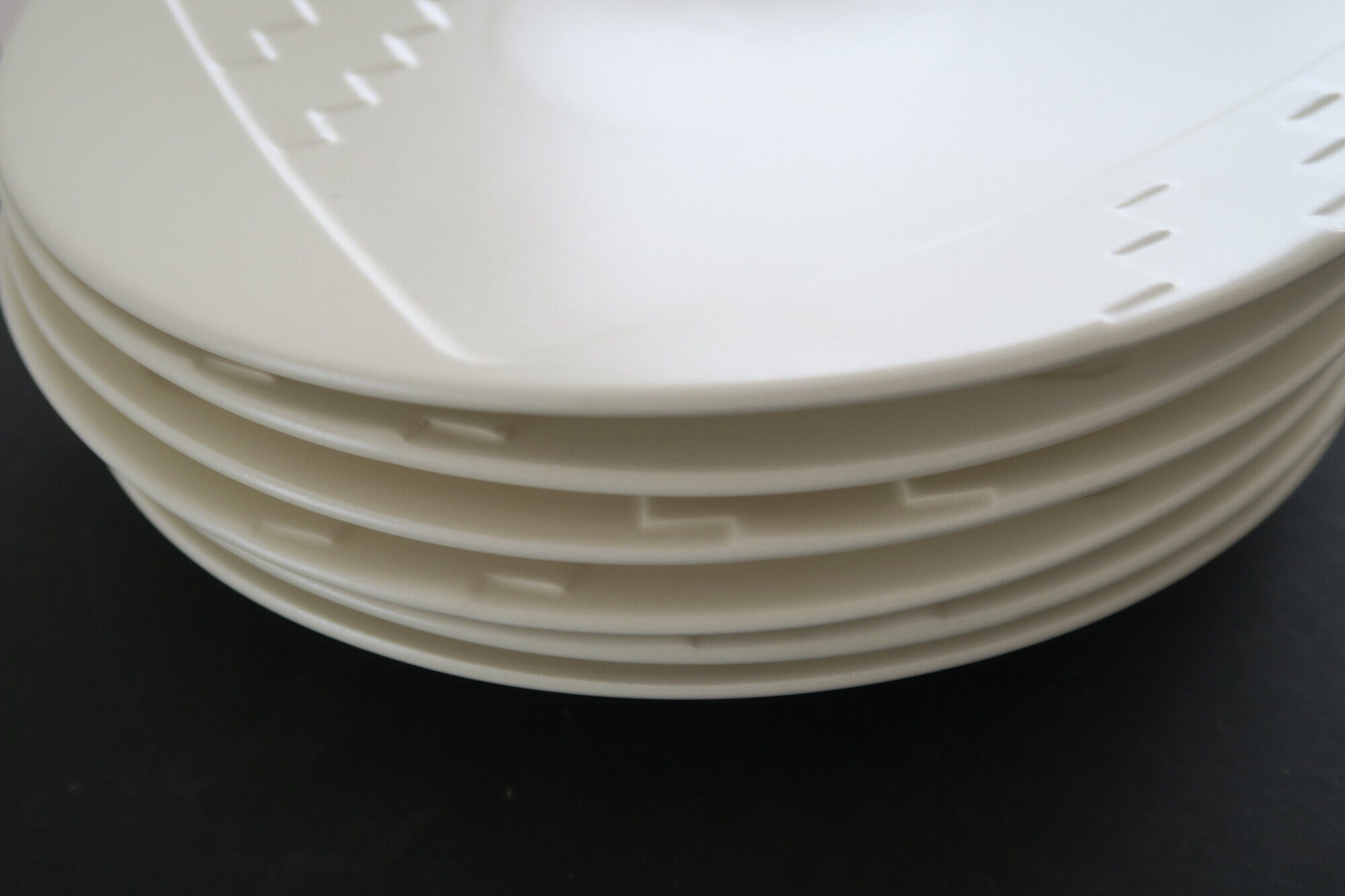 6 Plates Salins Studio Vintage 1980 style Memphis broken lines design Pierre Cazenove