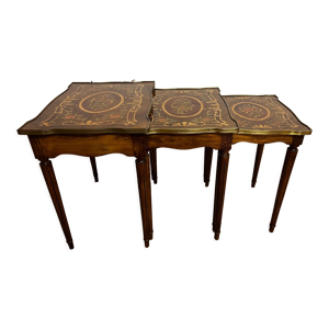 Tables gigognes en marqueterie