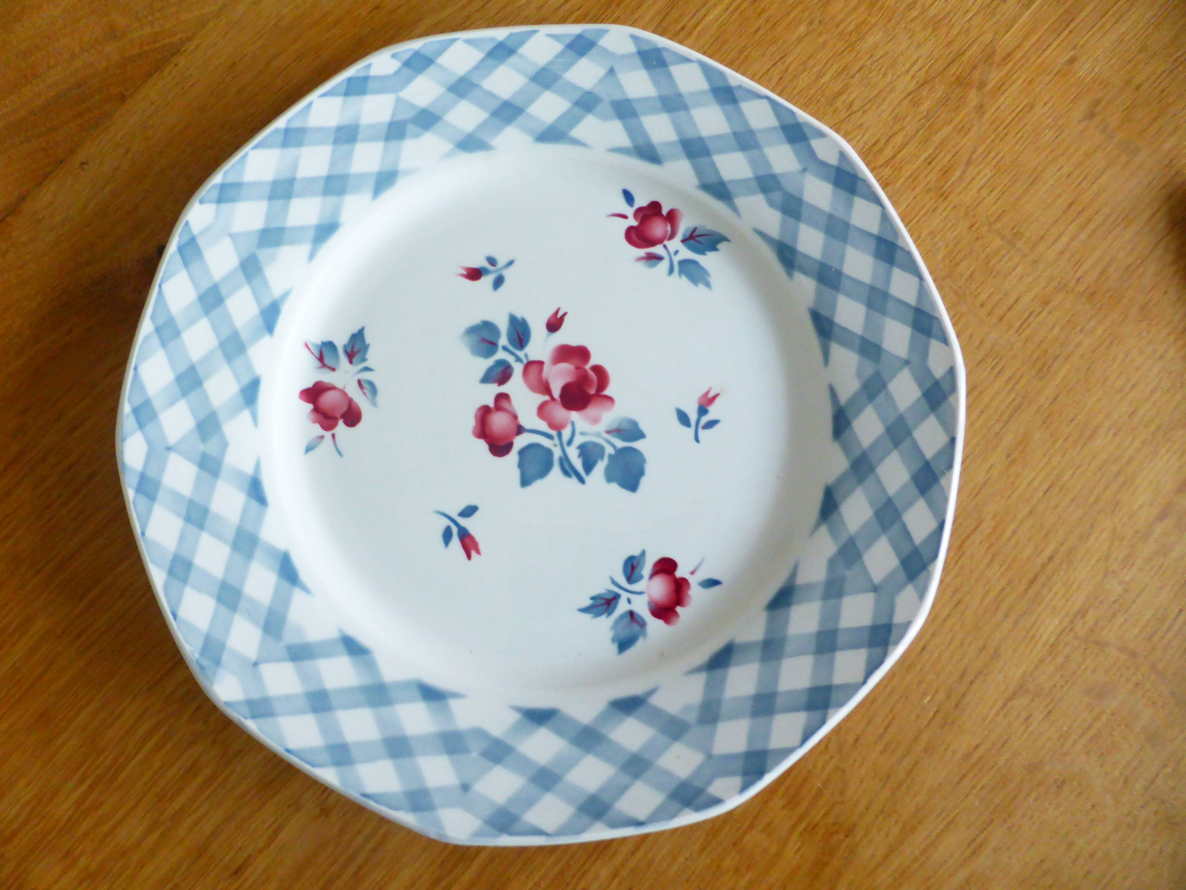 Plate Digoin Sarreguemines model Bastia