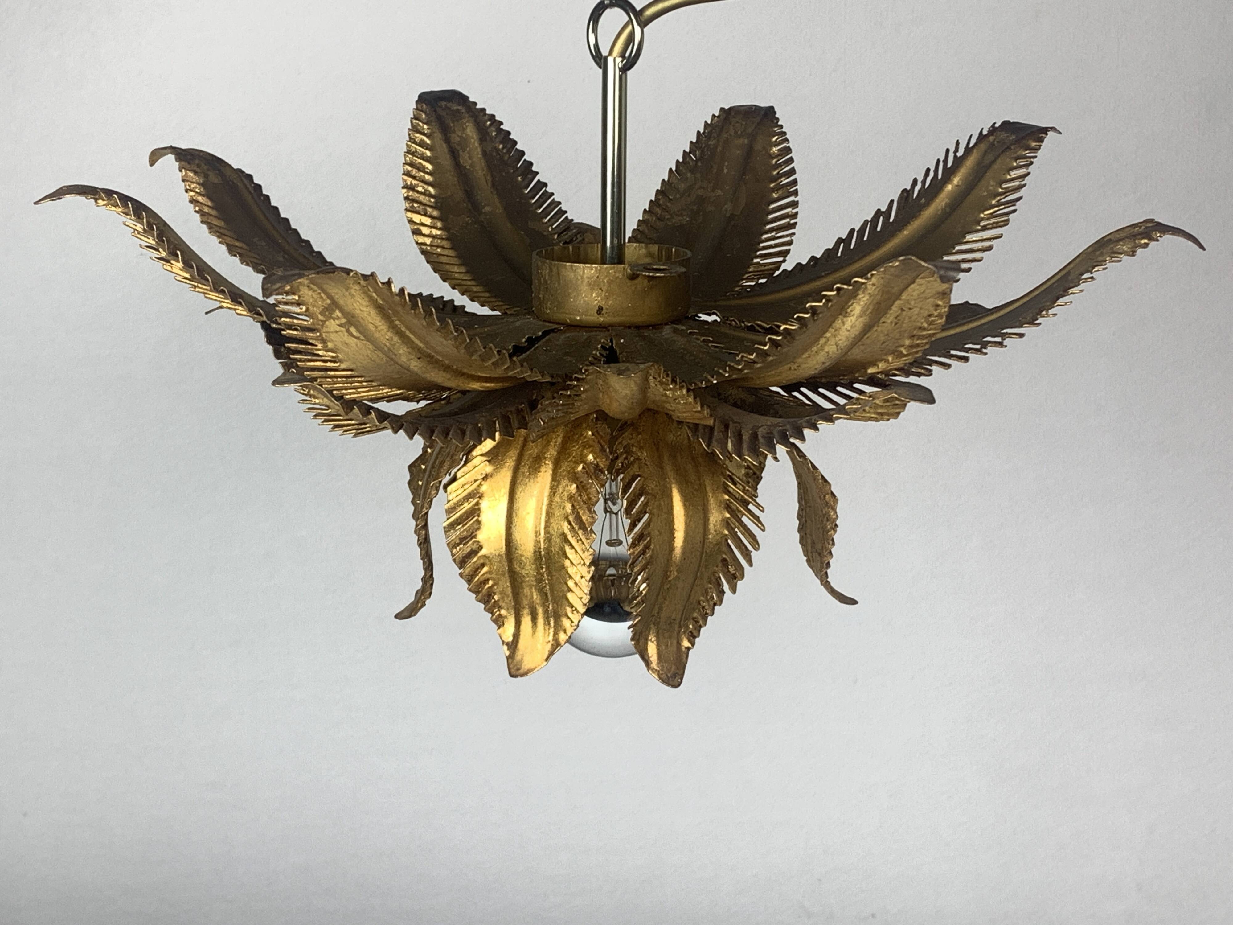 Paire de plafonniers florentins en laiton de style Hollywood Regency par Hans Kogl, années 1960