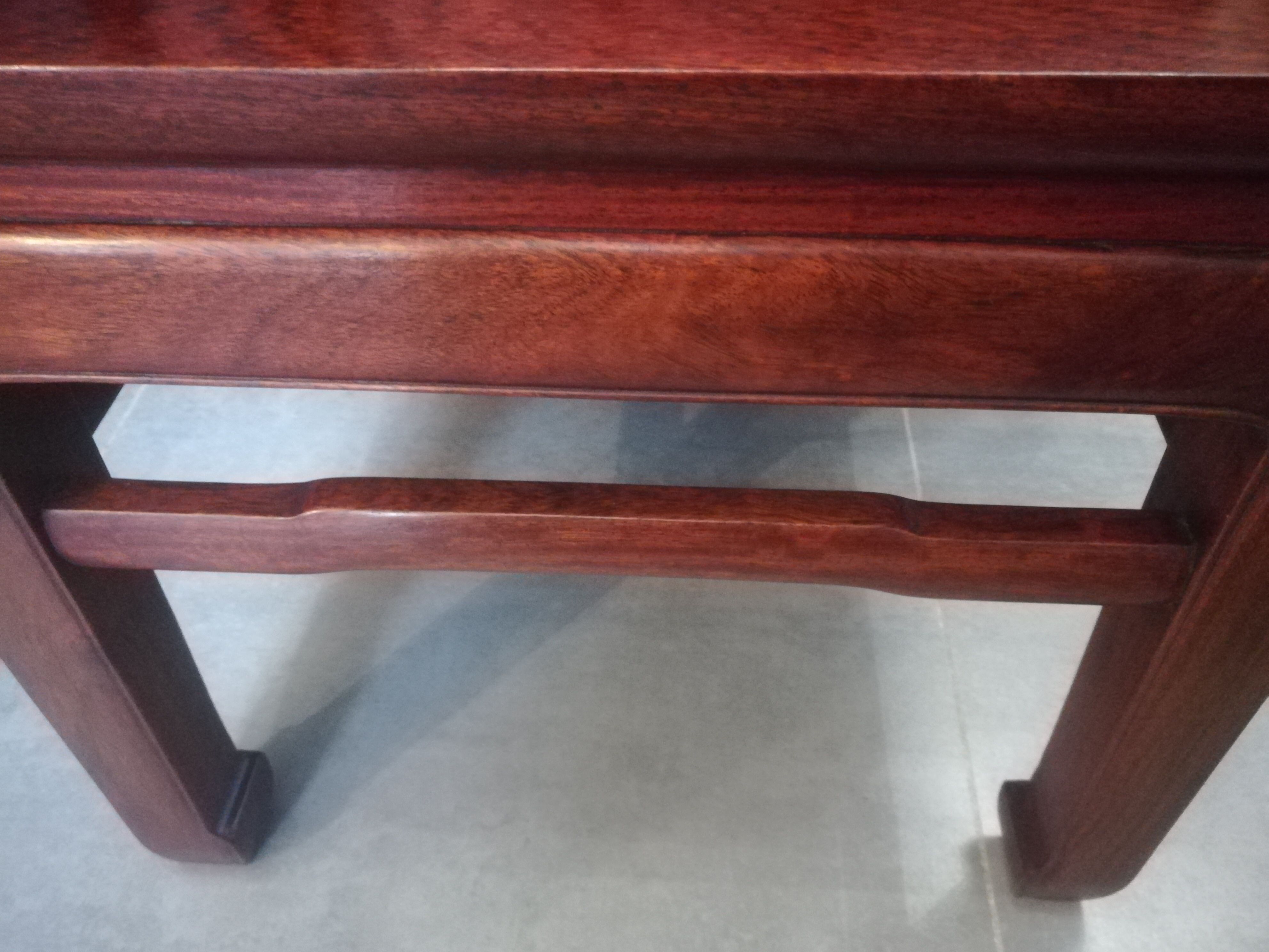 Paire de tables basses chinoises en bois exotique