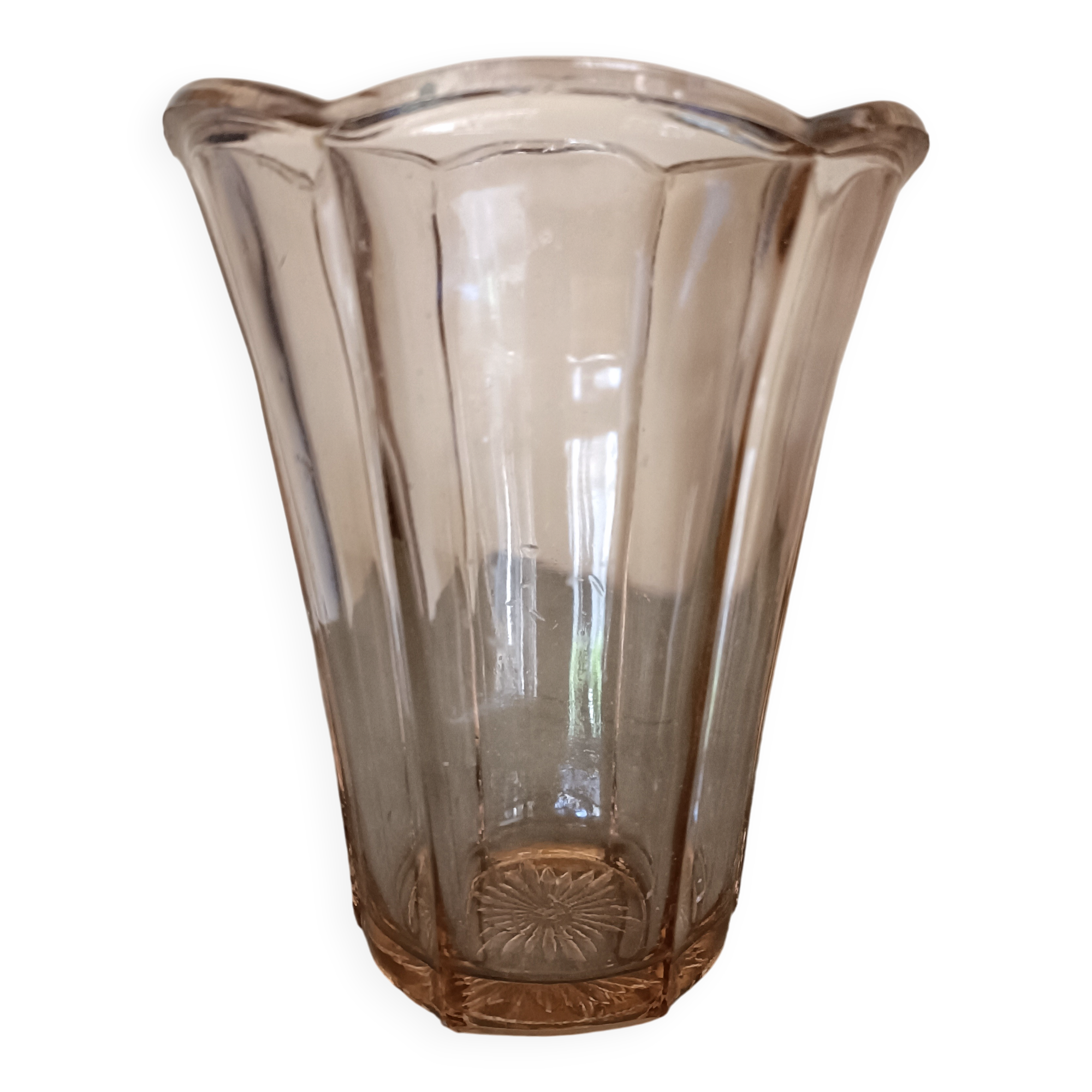 Vase en verre moulé rose , modèle "Fleur"