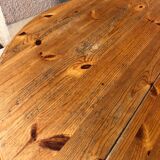 Vintage round table in solid pine