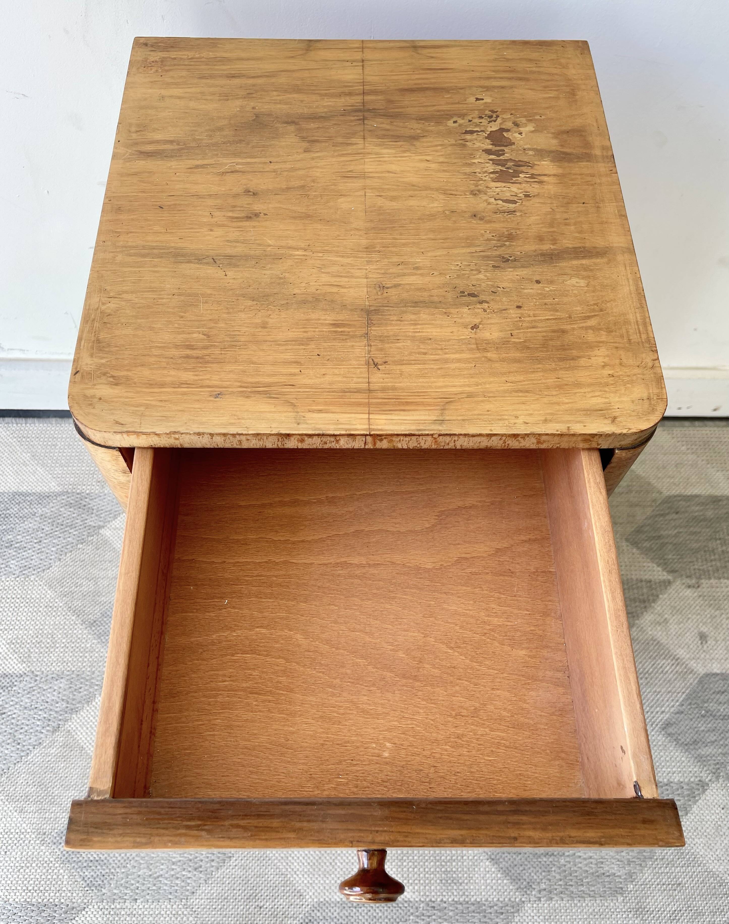 Table de chevet art déco avec tiroir