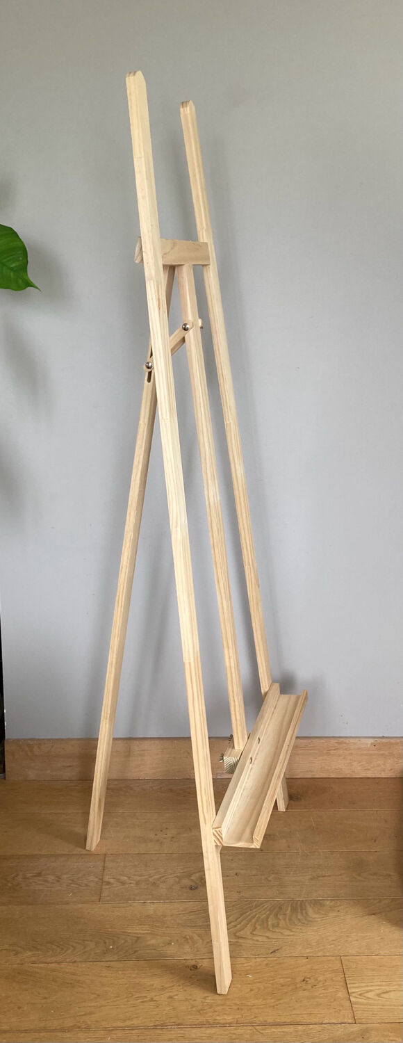 Adjustable painter's easel condition nine twentieth era