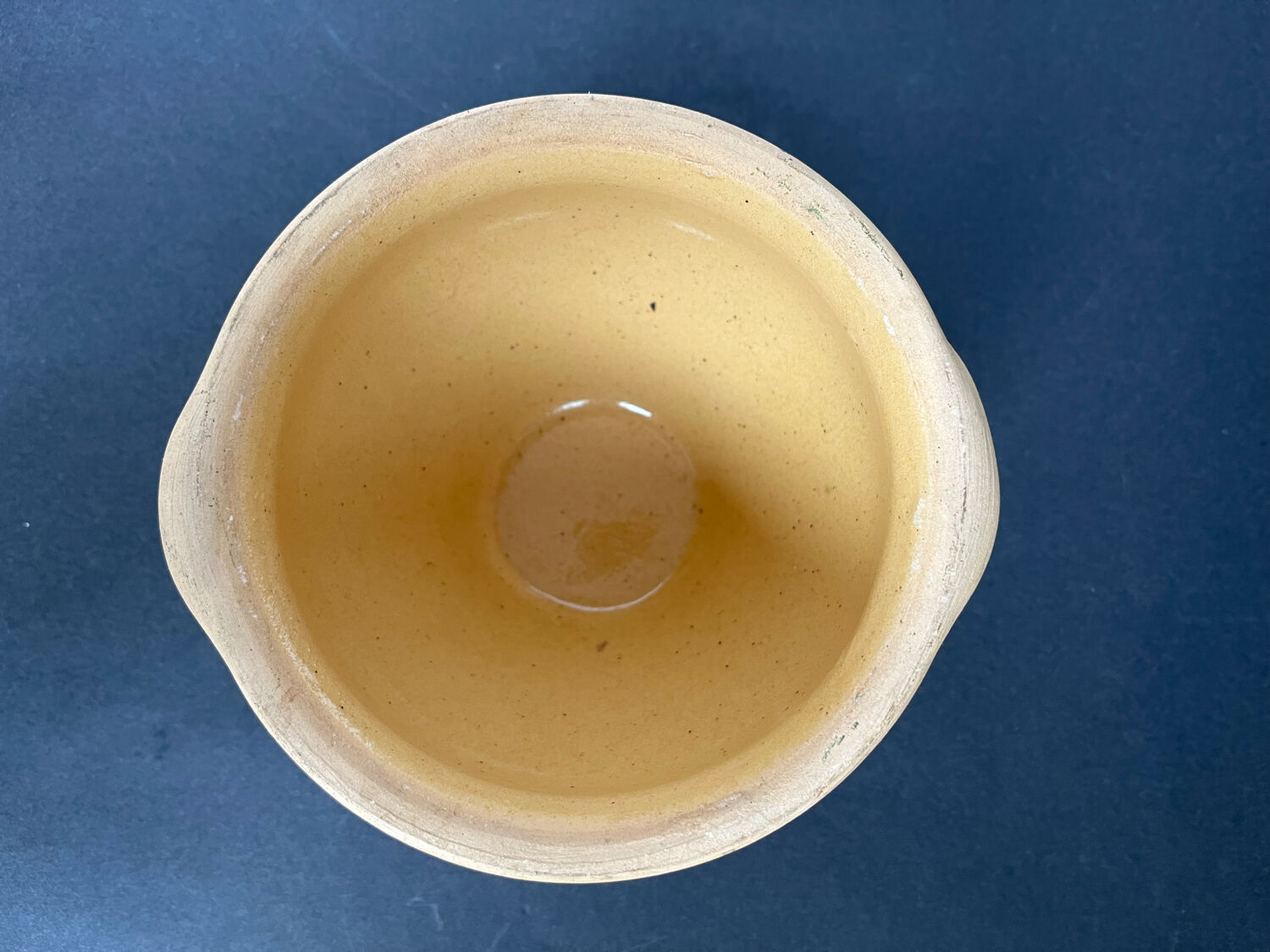 2 glazed stoneware bowls