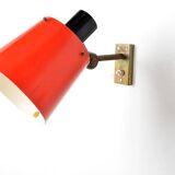 Old and rare Stilnovo wall light, red and black lacquered metal and brass With period label