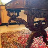 Bureau ancien, bois massif sculpté, style Louis XIII