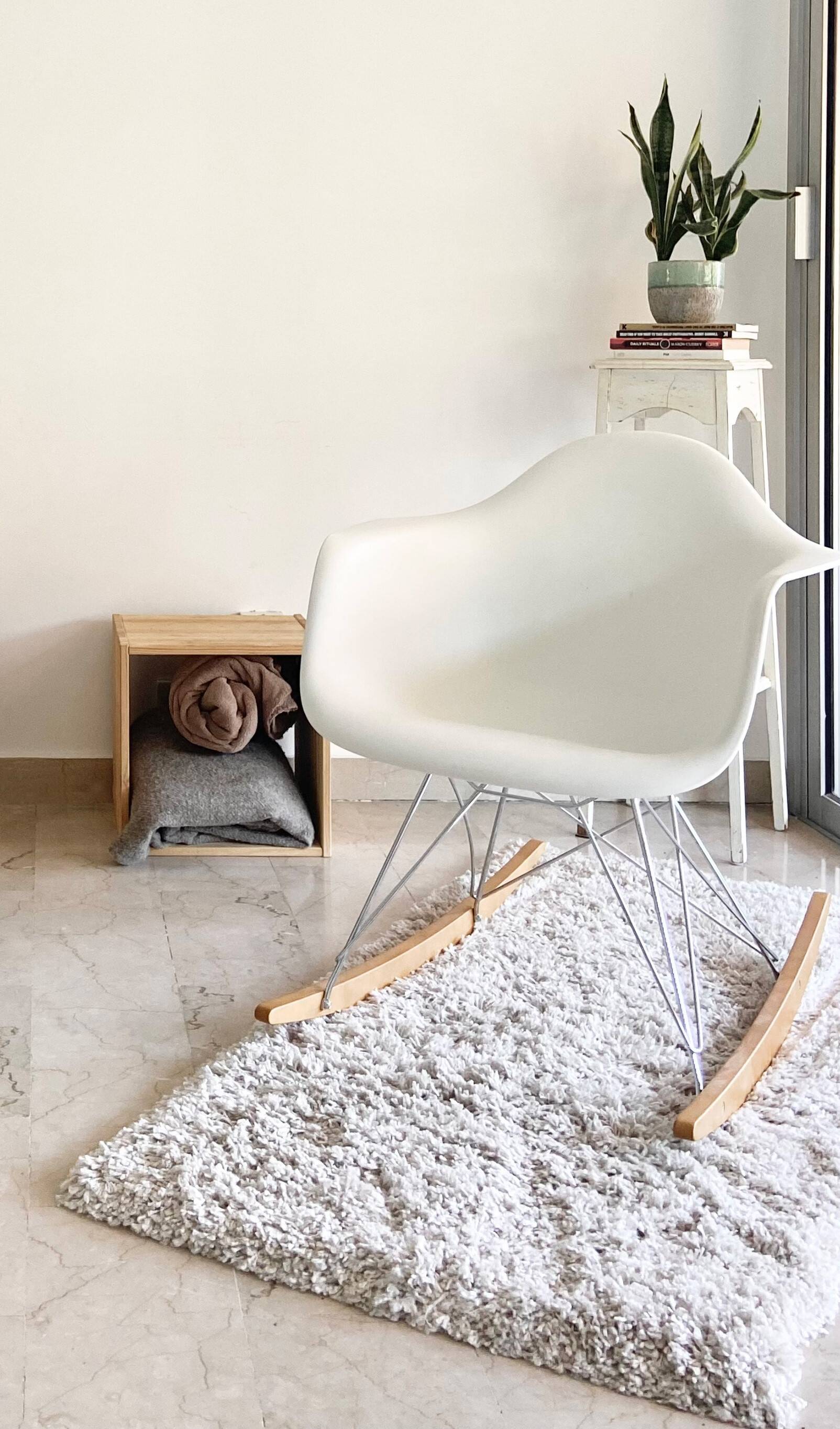 Eames Plastic Armchair RE RAR rocking chair