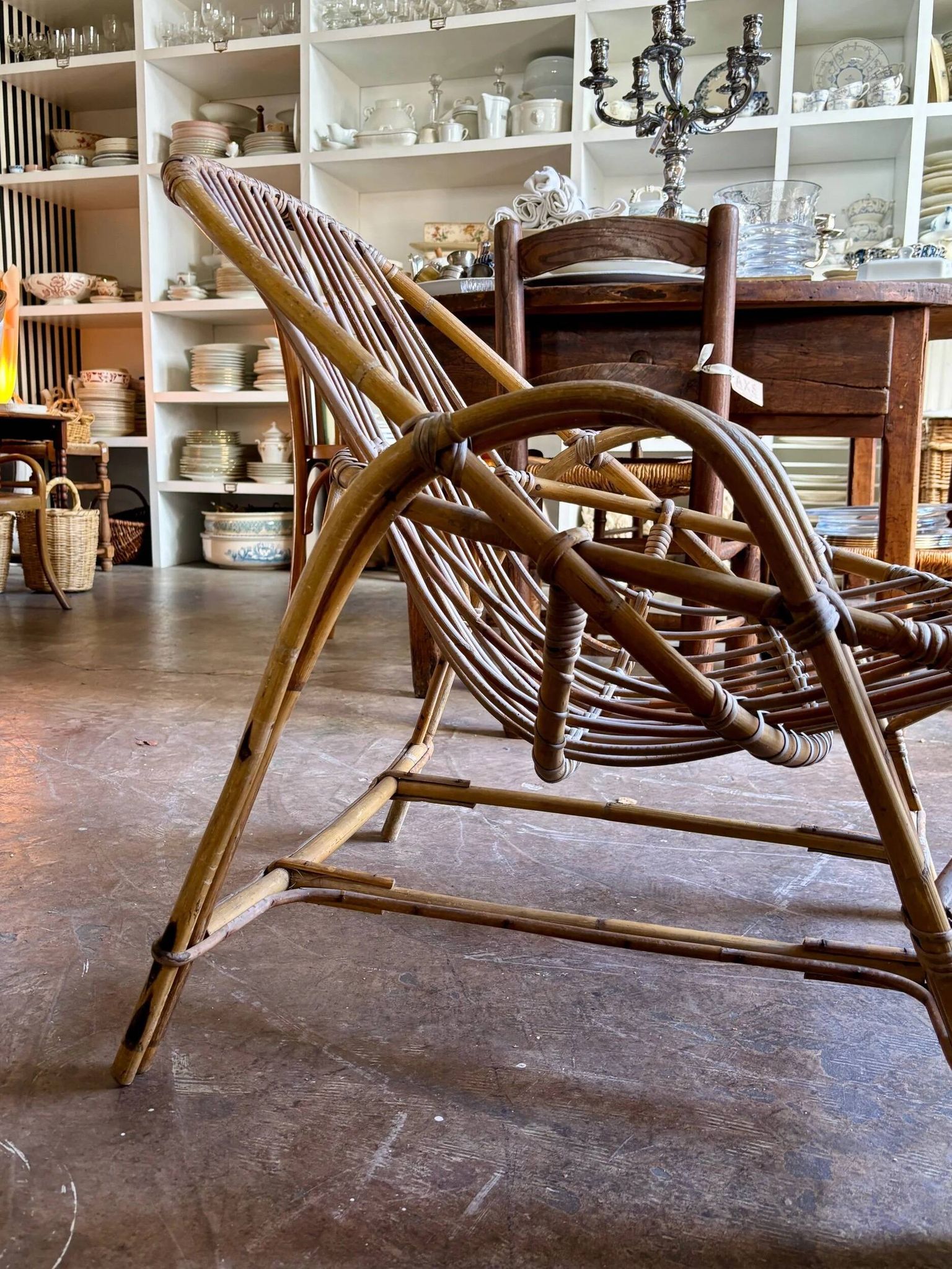 Fauteuil en rotin années 1960 n° 2
