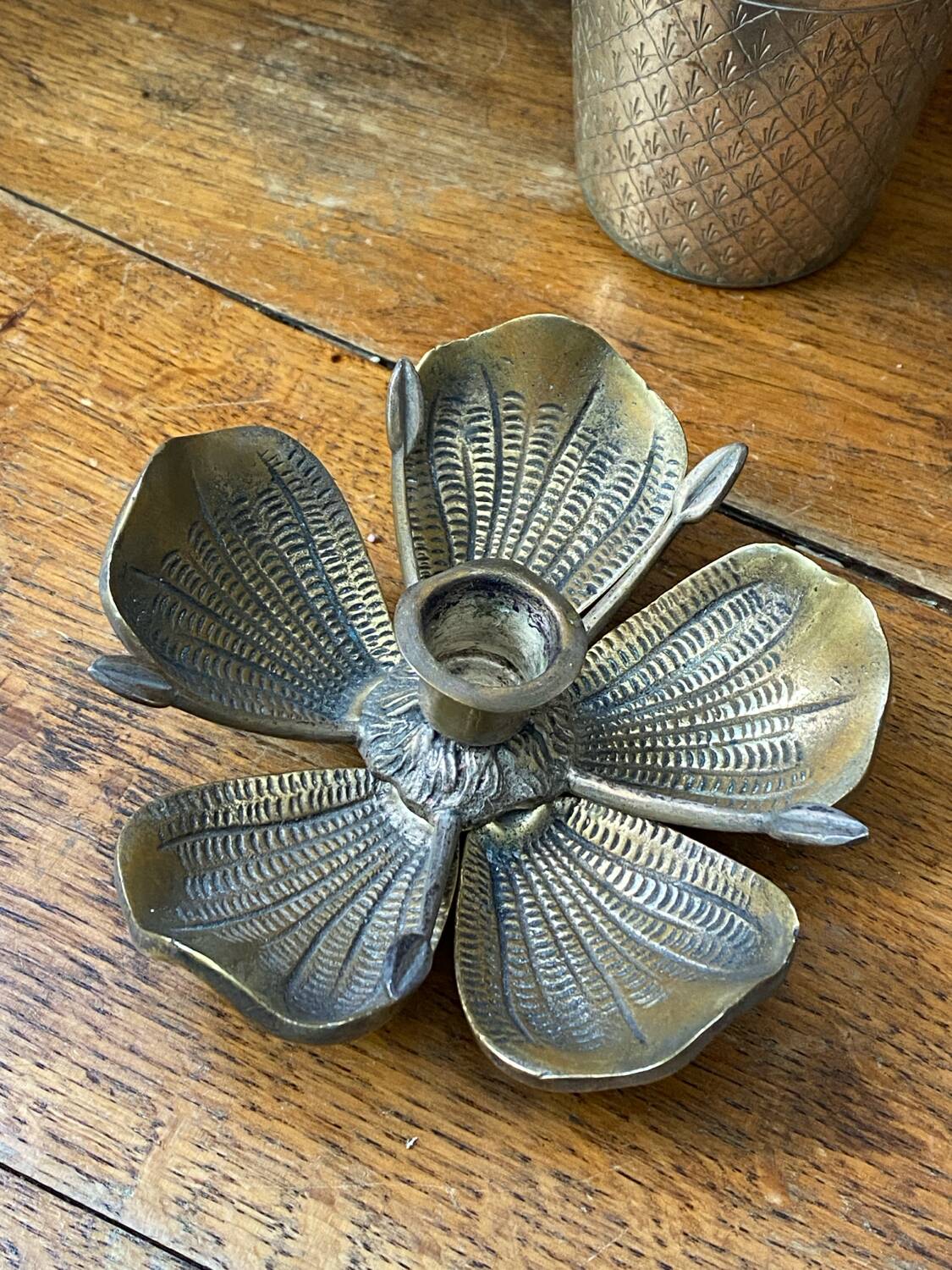 Bougeoir fleur en bronze, pétales amovibles