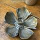 Bougeoir fleur en bronze, pétales amovibles