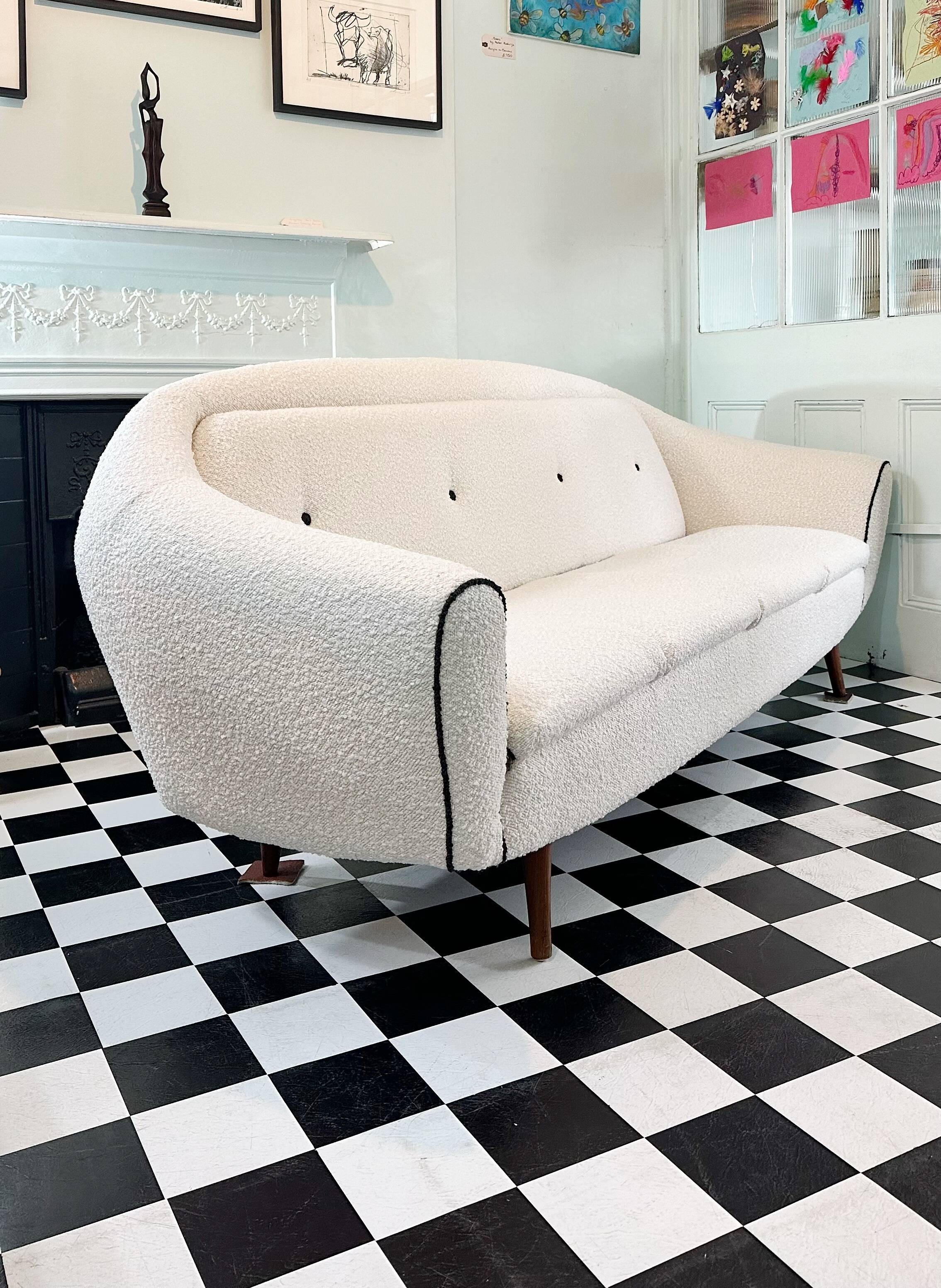 Canapé-lit moderne en boucle des années 1960 par Greaves et Thomas
