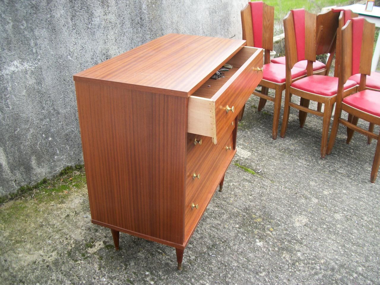 Vintage chest of drawerts