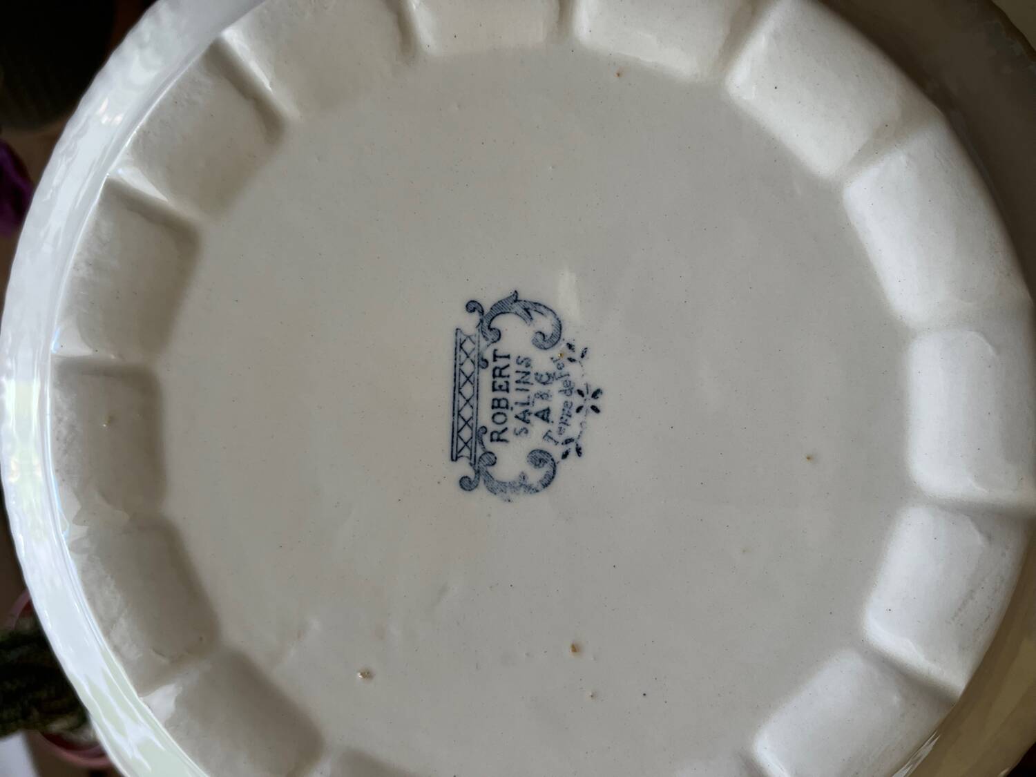 Antique earthenware vegetable dish Salins - Terre de fer