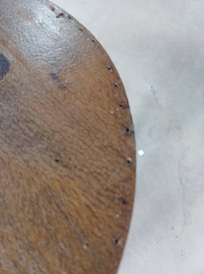 Vintage tripod stool – Twisted legs –