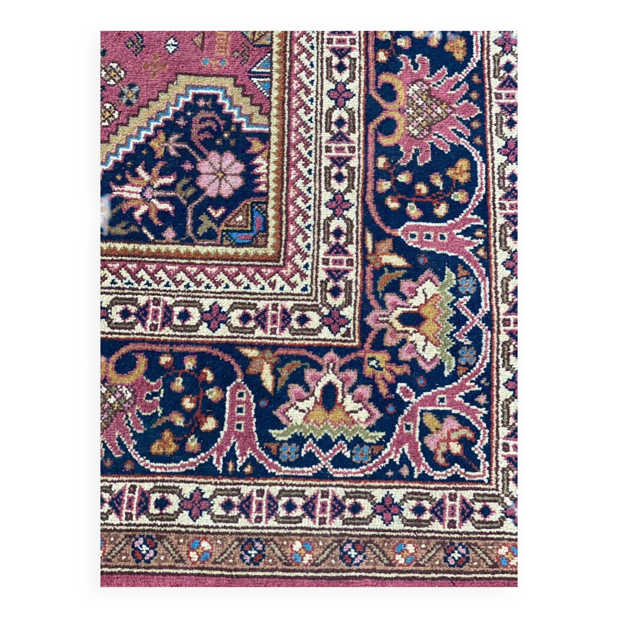 Persian rug in burgundy knotted wool 200x300