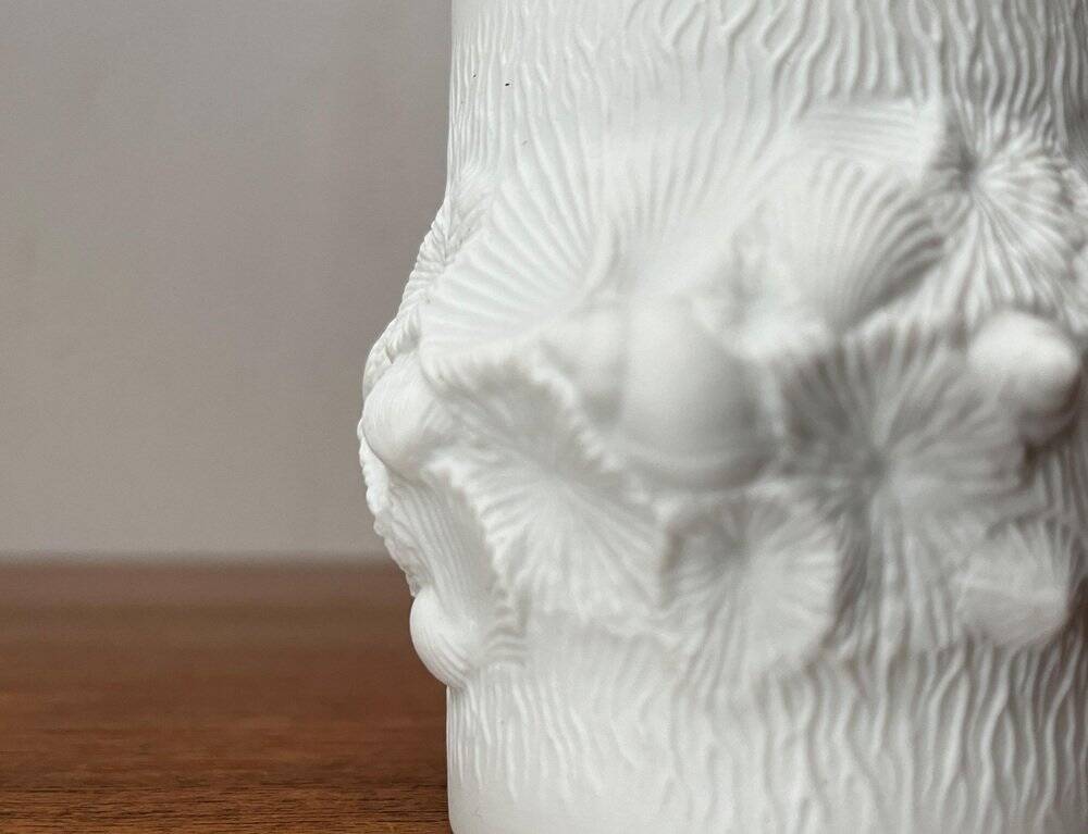 German mid-century white porcelain box with lid and shell motif by Kaiser, 1960s.