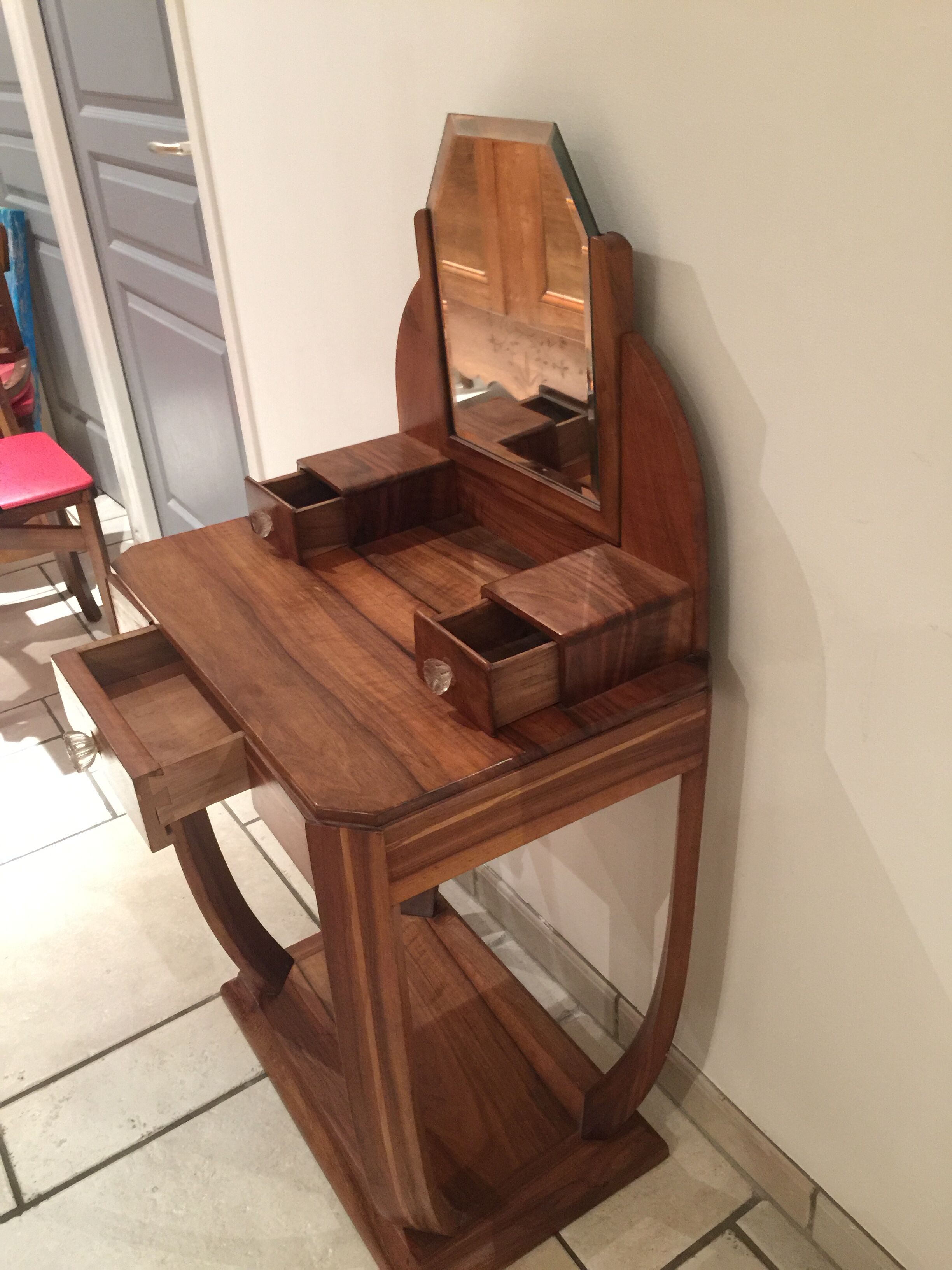 Art deco dressing table