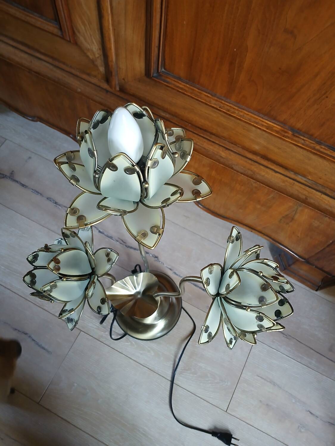 Antique Lotus Flower Lamp