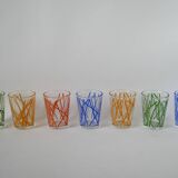 Ensemble coloré design composé de 7 verres à liqueur et d'une carafe seventies années 70