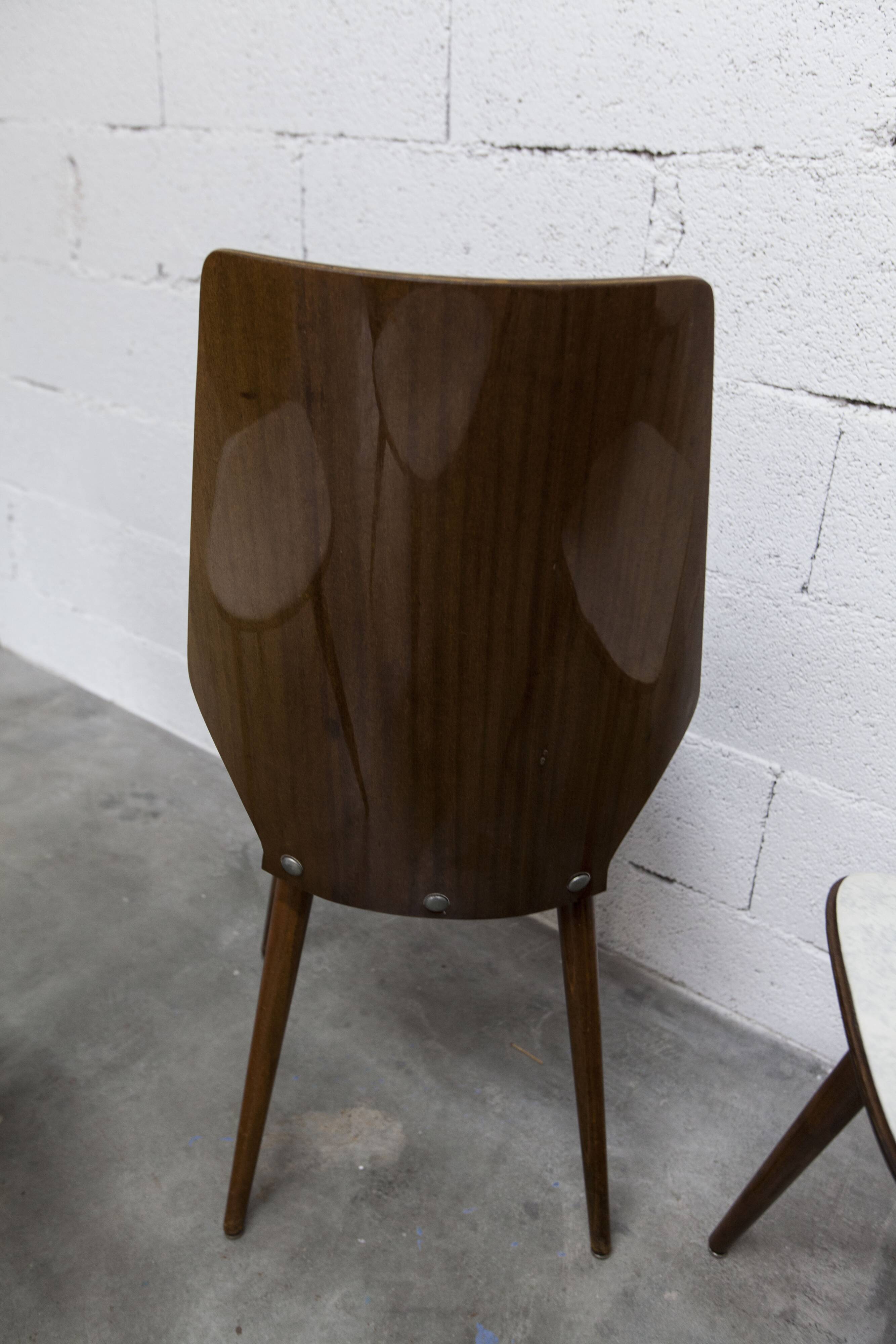 Lot de 6 chaises Baumann modèle 840 G2S finition acajou verni, 1963