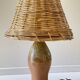 Lampe artisanale en grès emaillé vintage et rotin