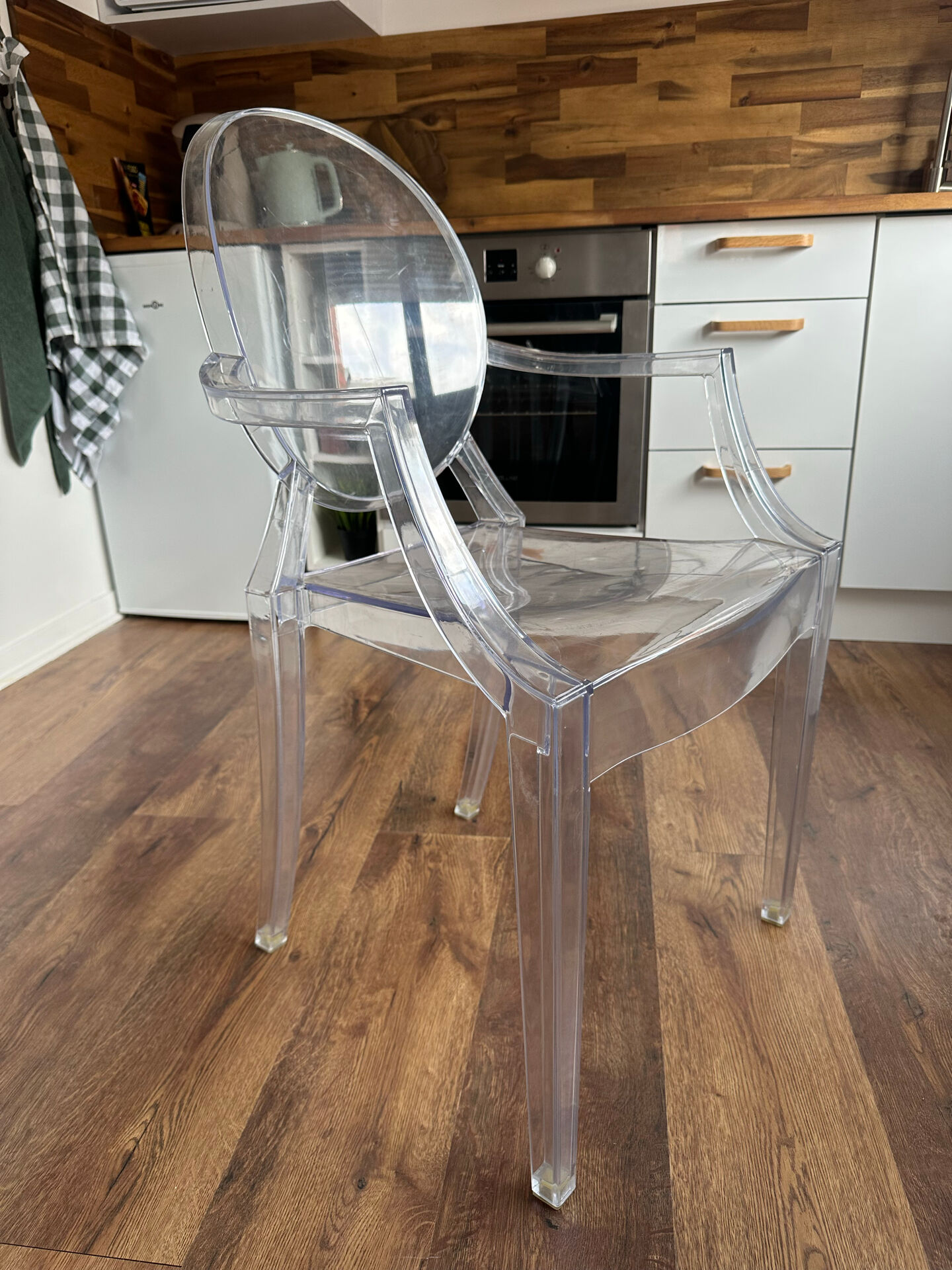 3 fauteuils style Kartell Louis Ghost transparents – Philippe Starck