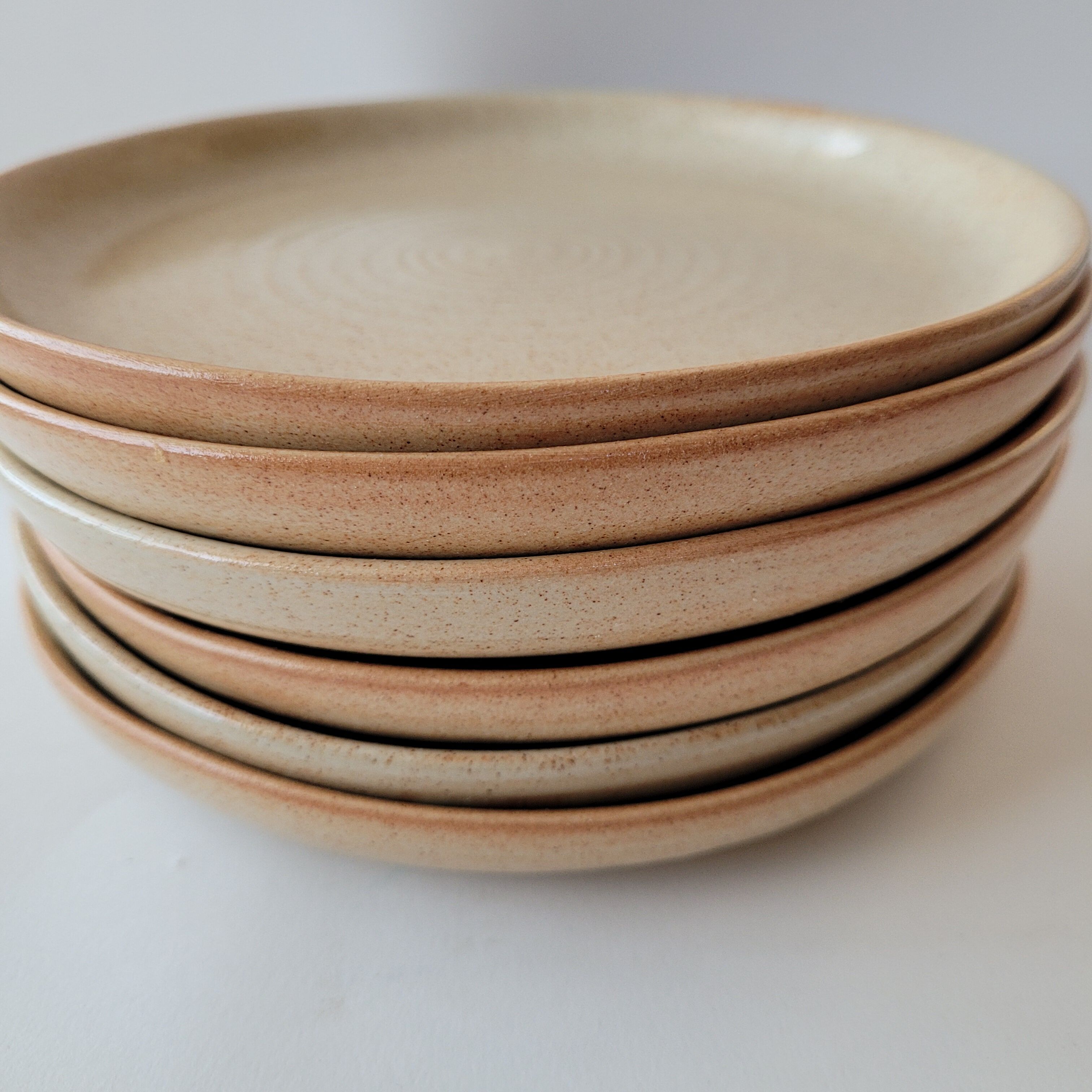 Lot d'assiettes à dessert en grès