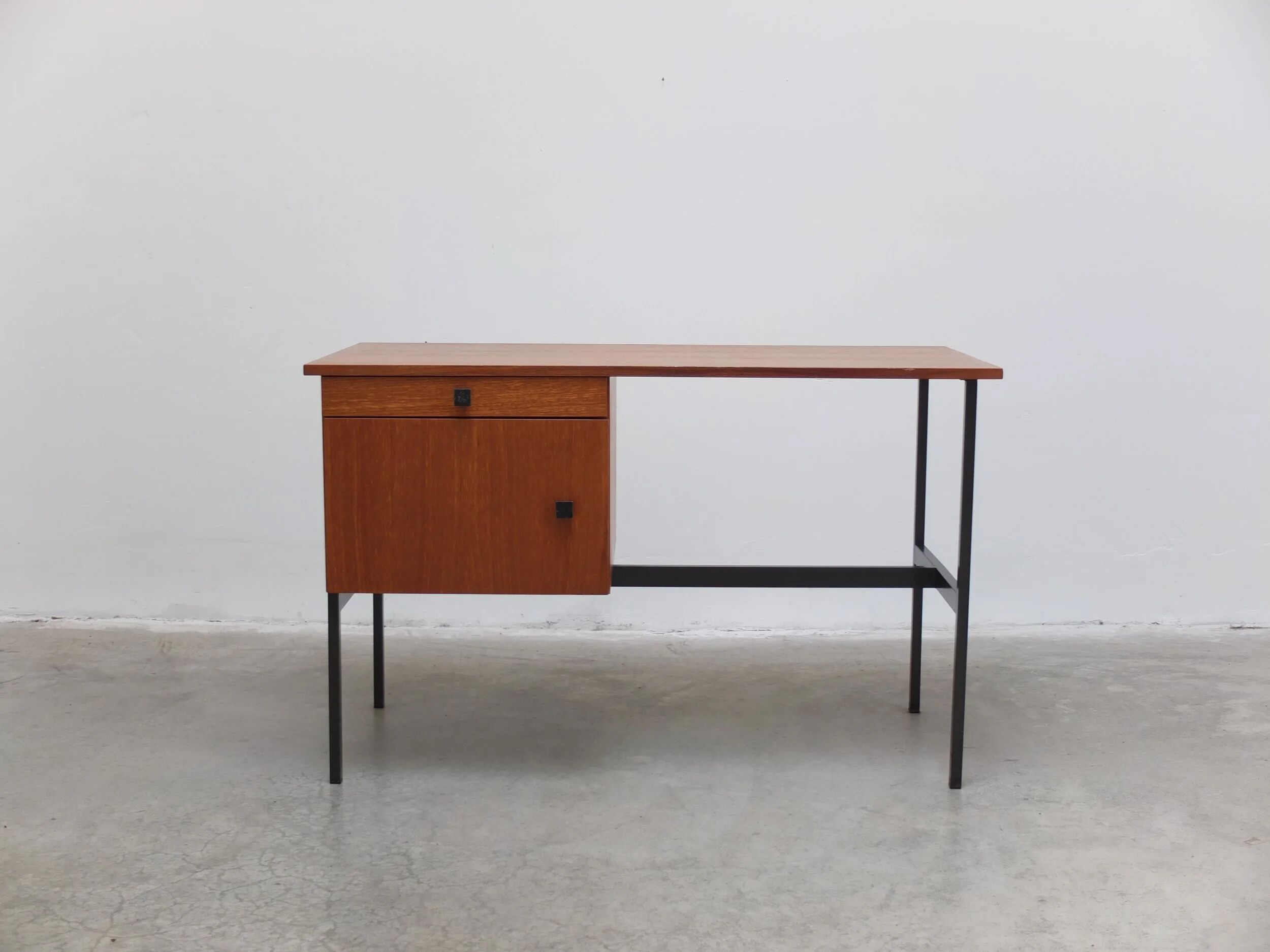 Freestanding modernist writing desk by MDK Belgium, 1960s