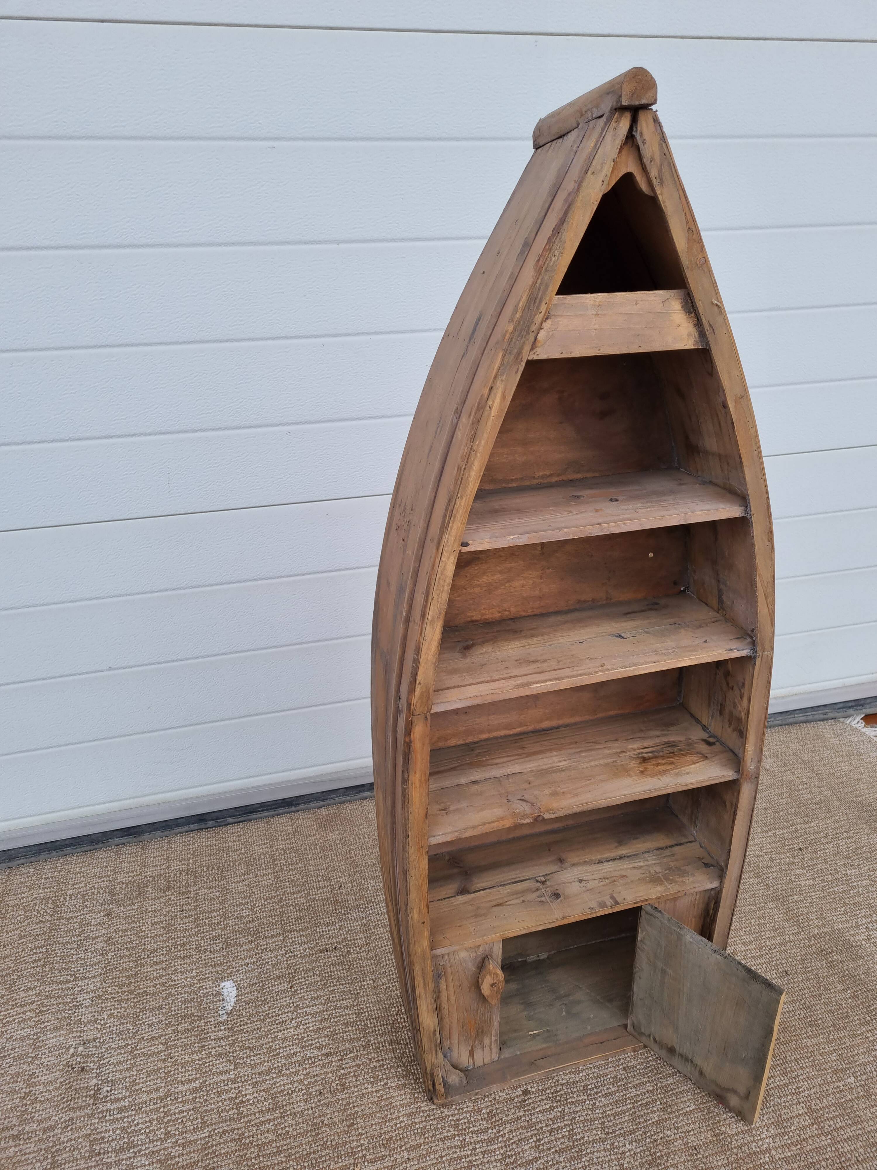 Barque-shaped wall shelf 40s