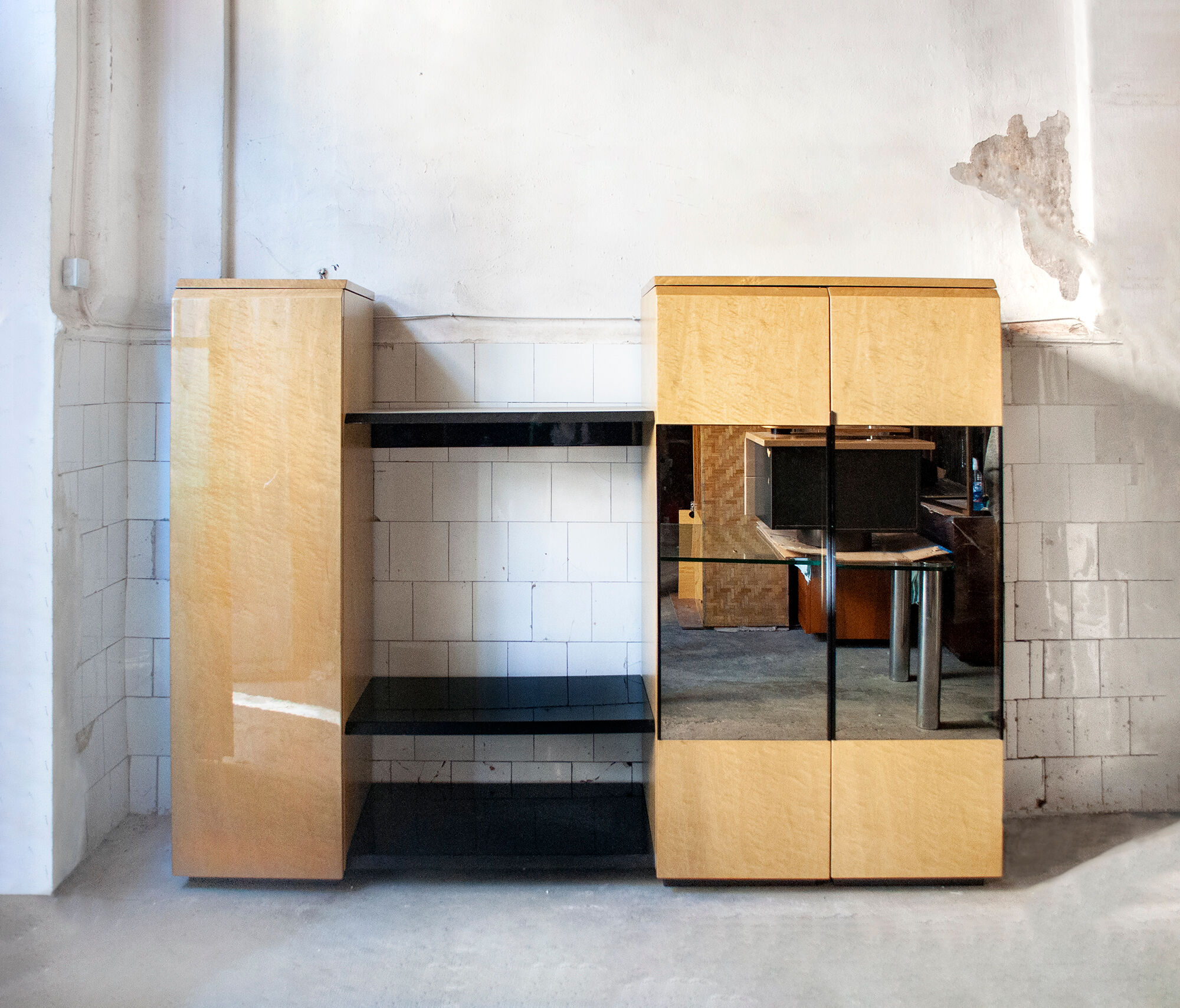 Eye-winked maple sideboard by Giovanni Offredi for Saporiti Italia 1970s