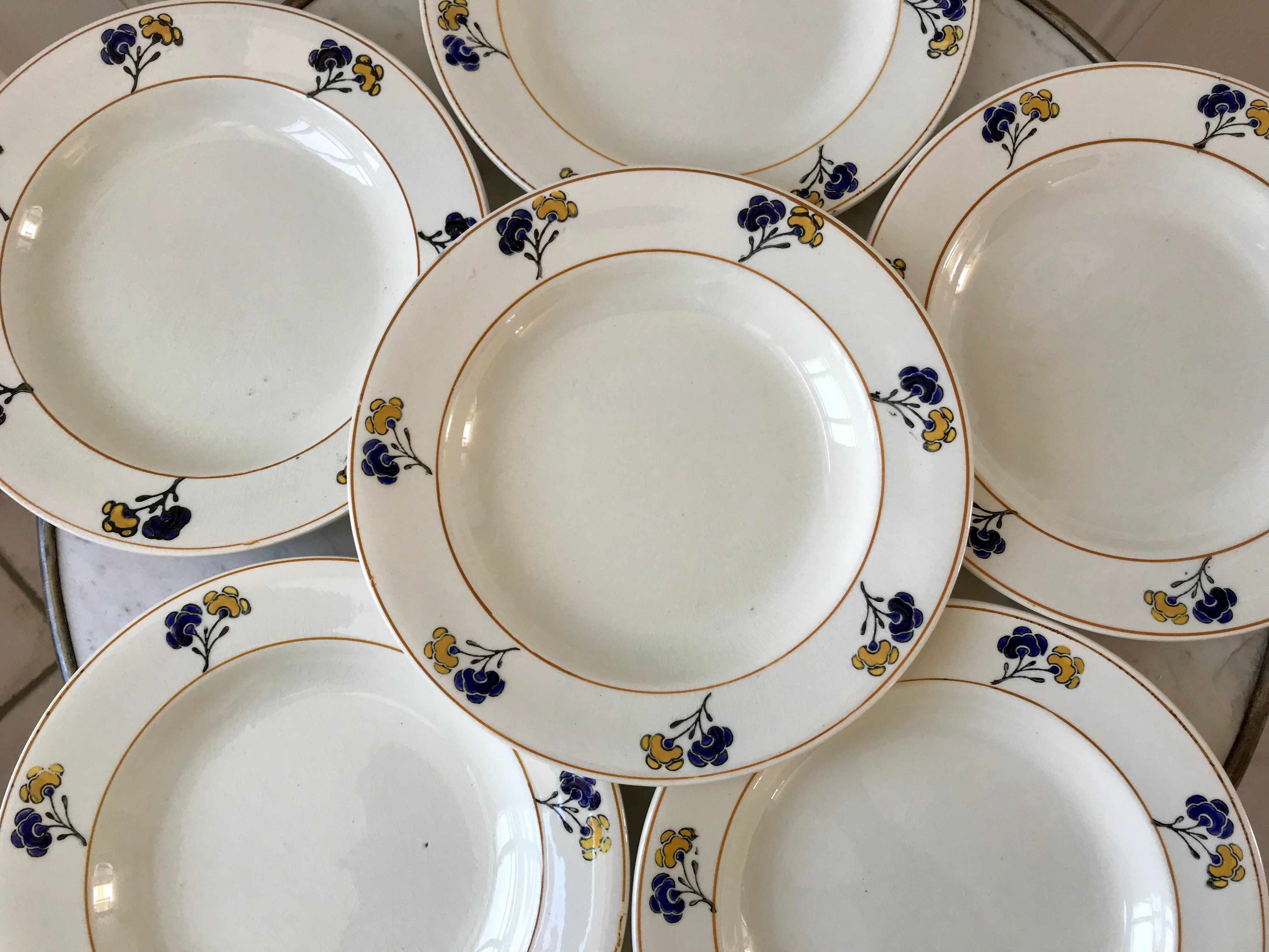 Lot de 6 assiettes creuses Terre de Fer modèle "Roméo" début XXème