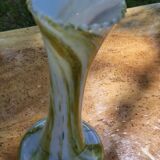 Vase in opaline