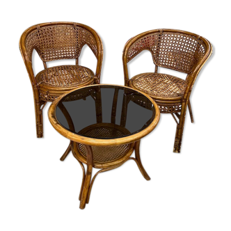 Salon en rotin et cannage formé de 2 fauteuils et d'une table basse