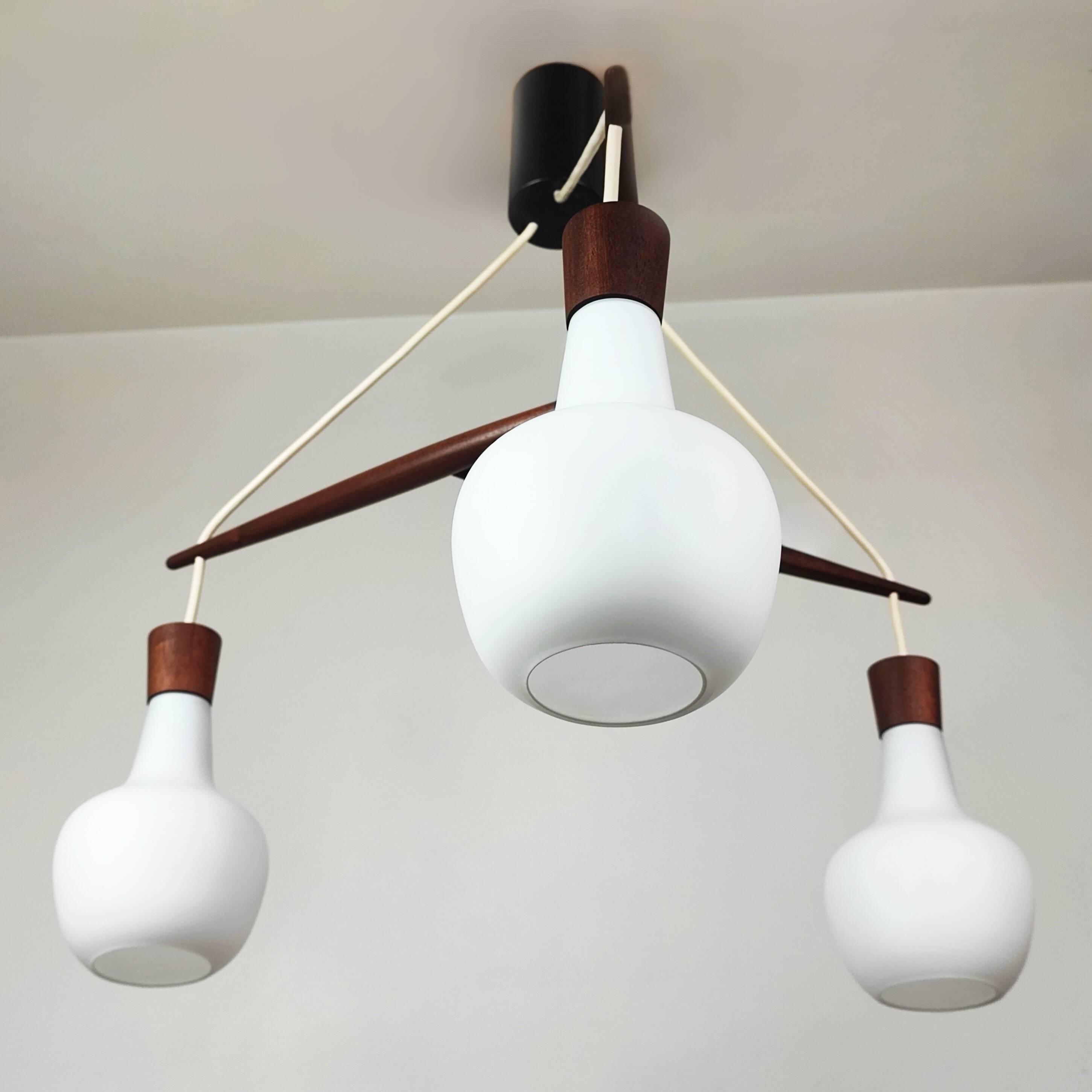 Suspension teck et opaline Rispal