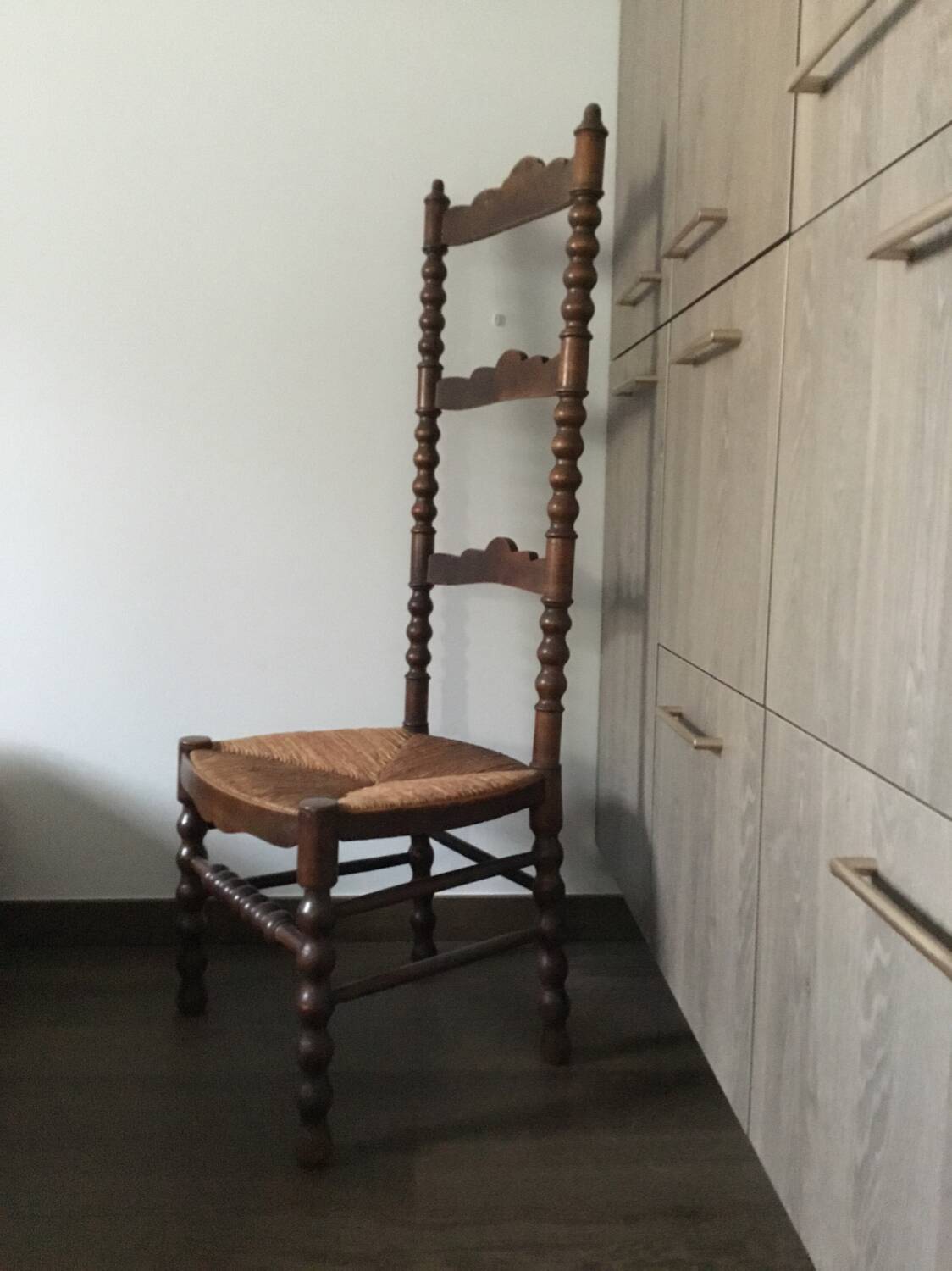 Nursing chair