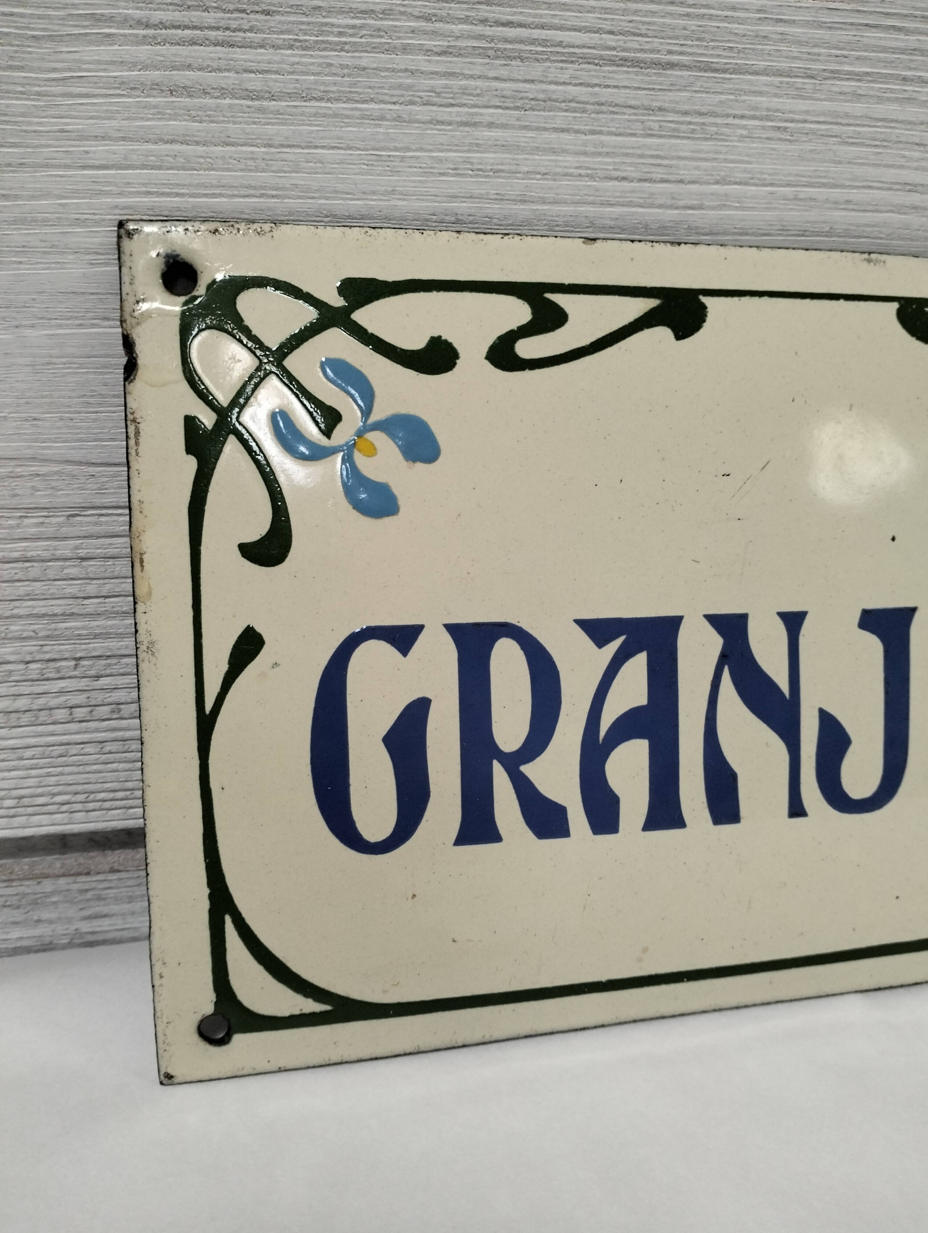 Enameled villa plaque