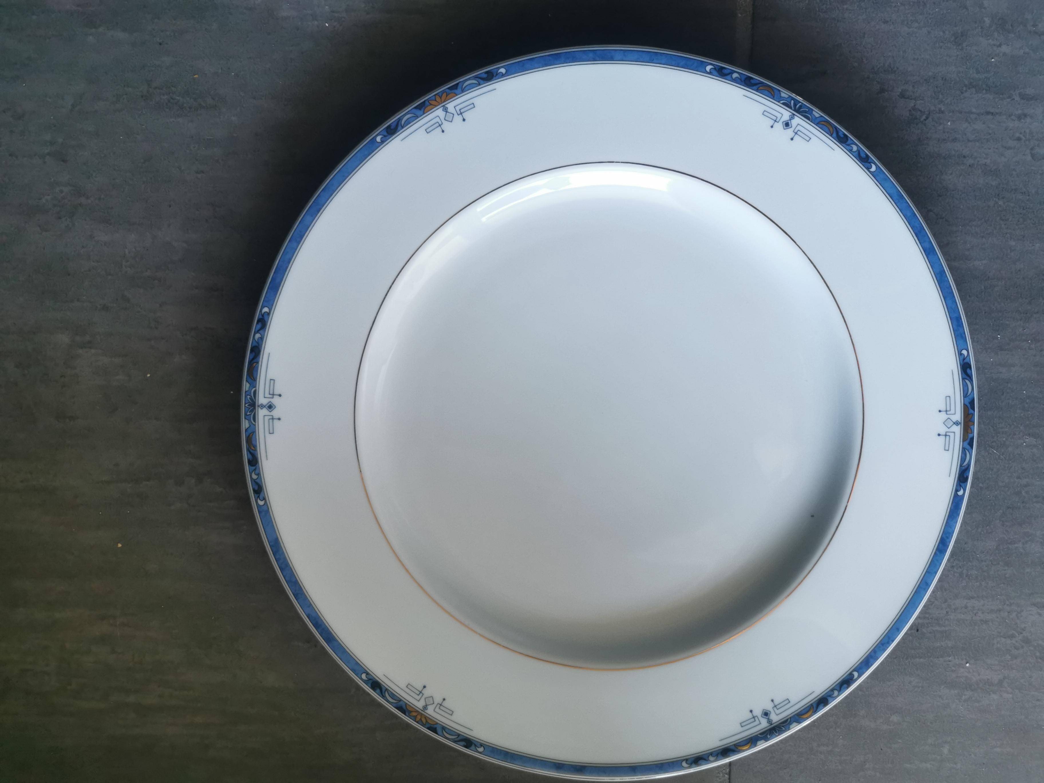 Assiette plate décor bleu Porcelaine de Sologne– 26 cm