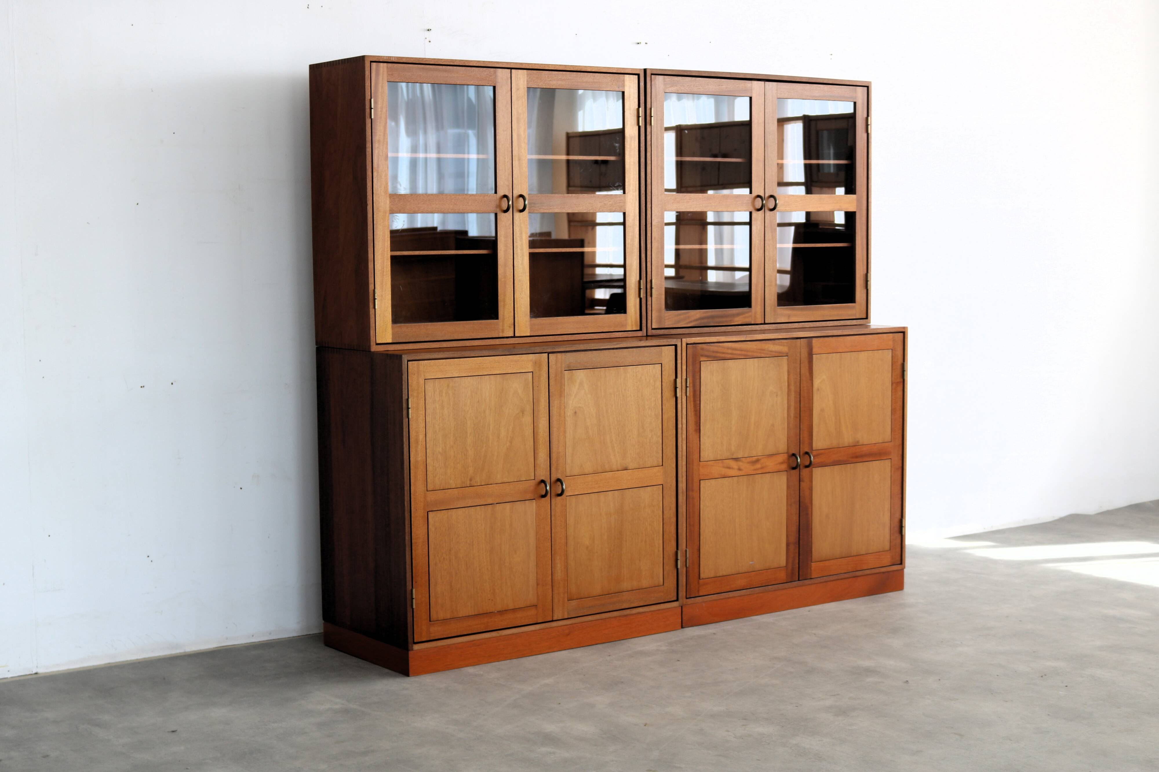 vintage wall cabinet | display cabinet | C. Hvidt