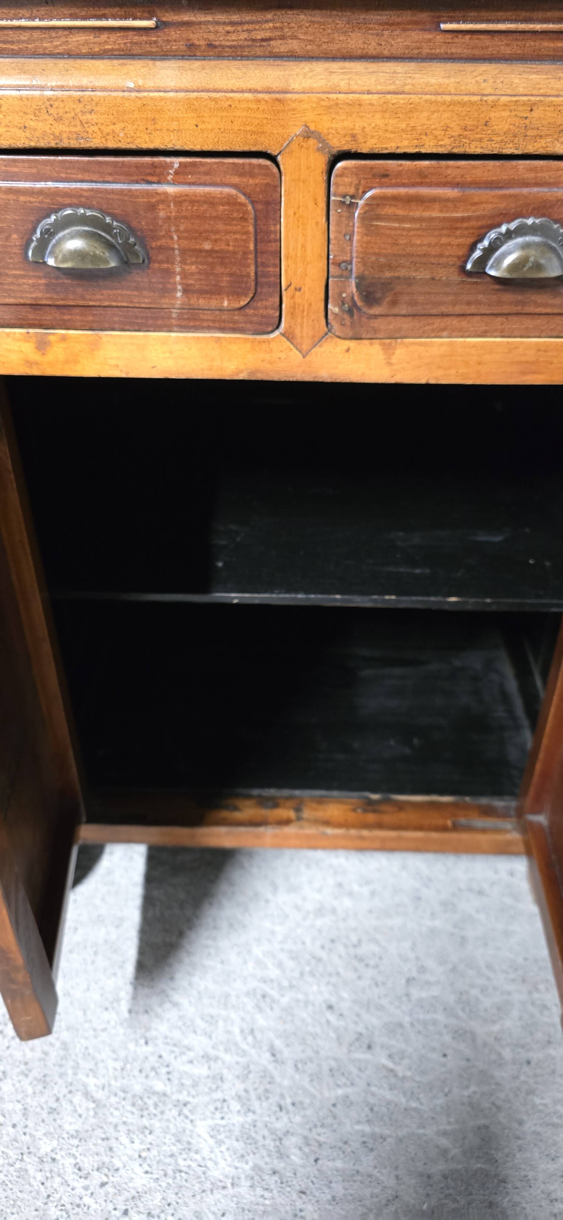 Lot de 2 tables de chevet chinoises, homme et femme vintage
