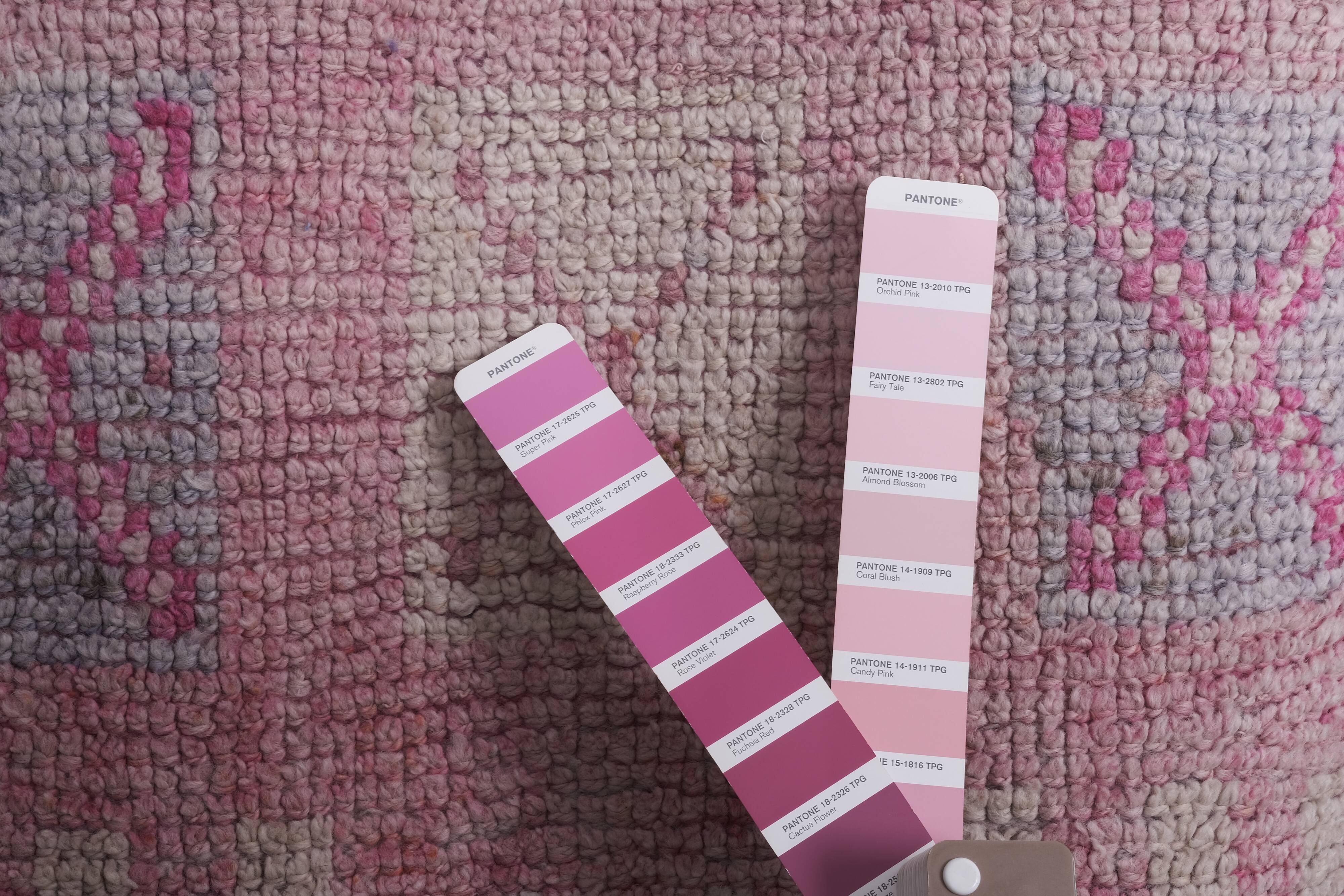 Vintage Turkish rug from Oushak, hand-woven 87x297 cm