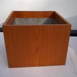Teak gardener