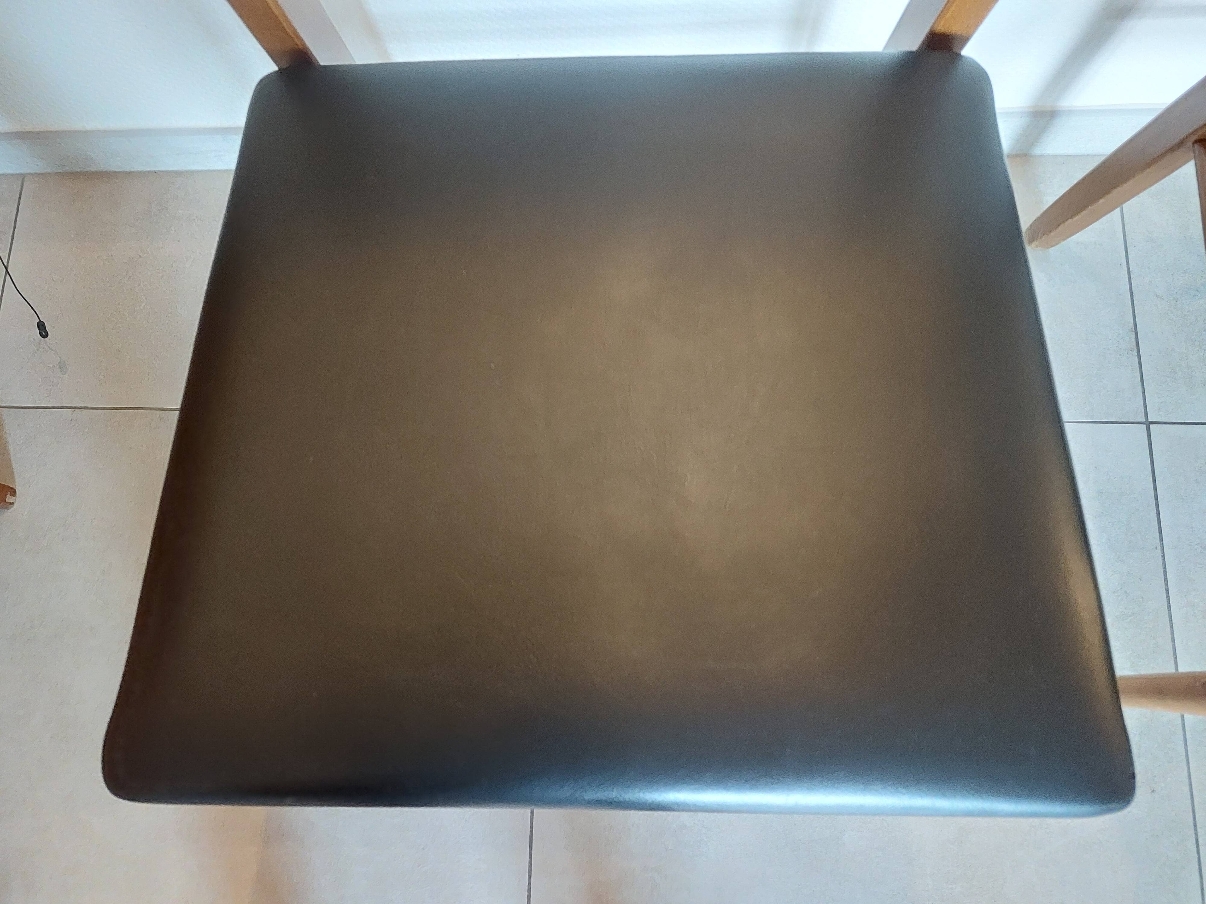 2 Scandinavian chairs