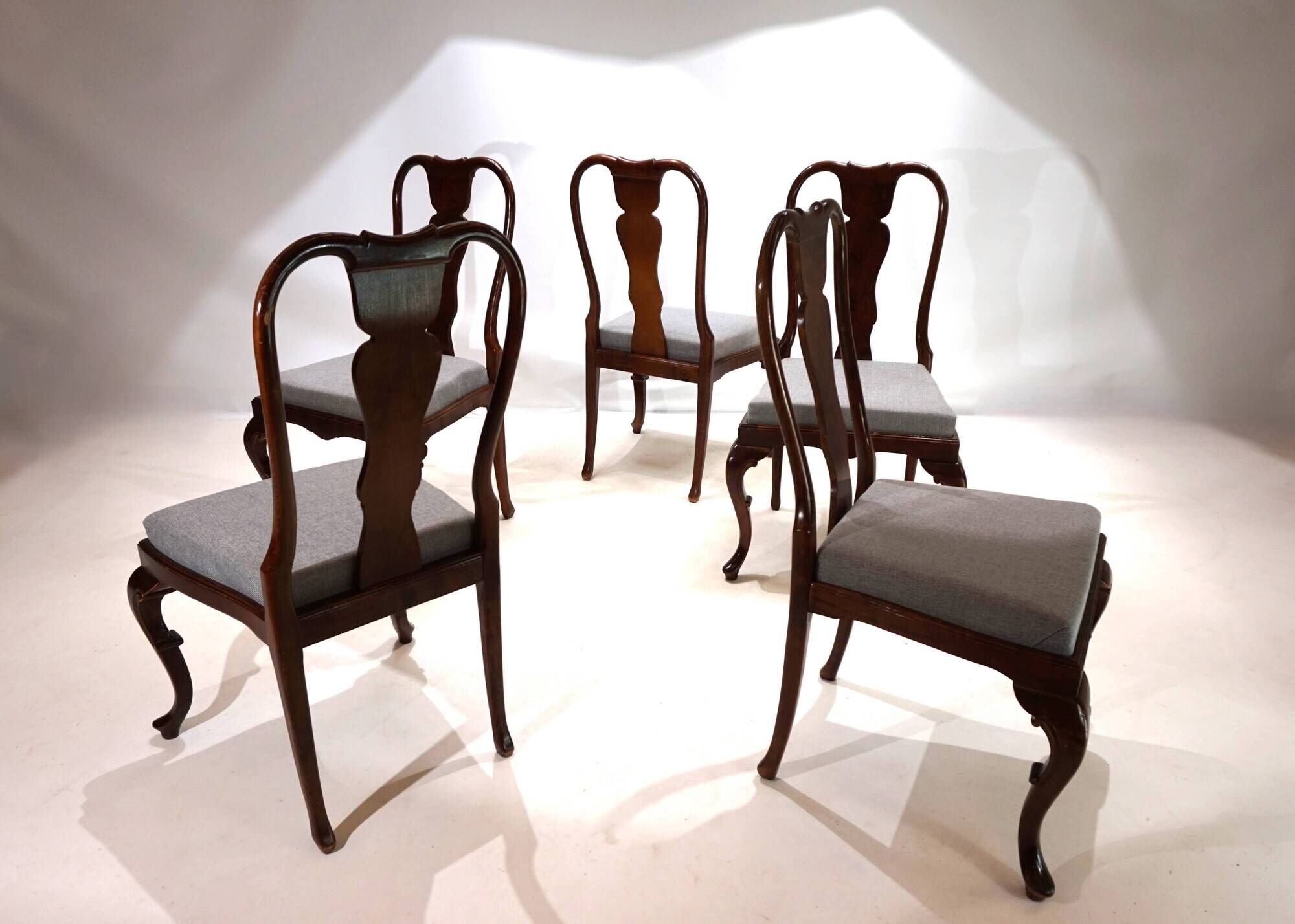 Lot de 5 chaises de salle à manger en acajou de style Reine Anne, 1920
