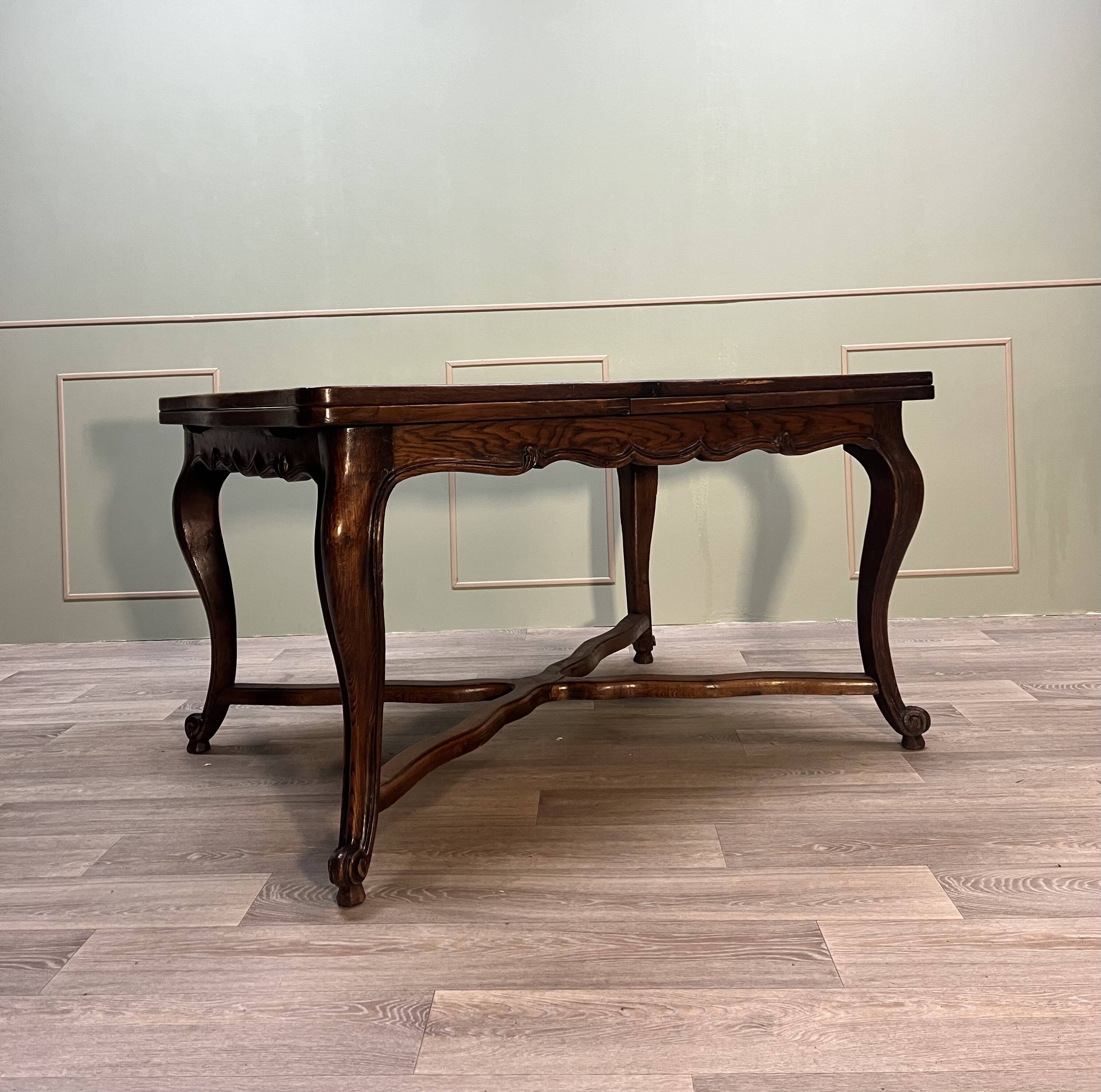 Dining room table in natural wood called italian style with parquet top 19th century
