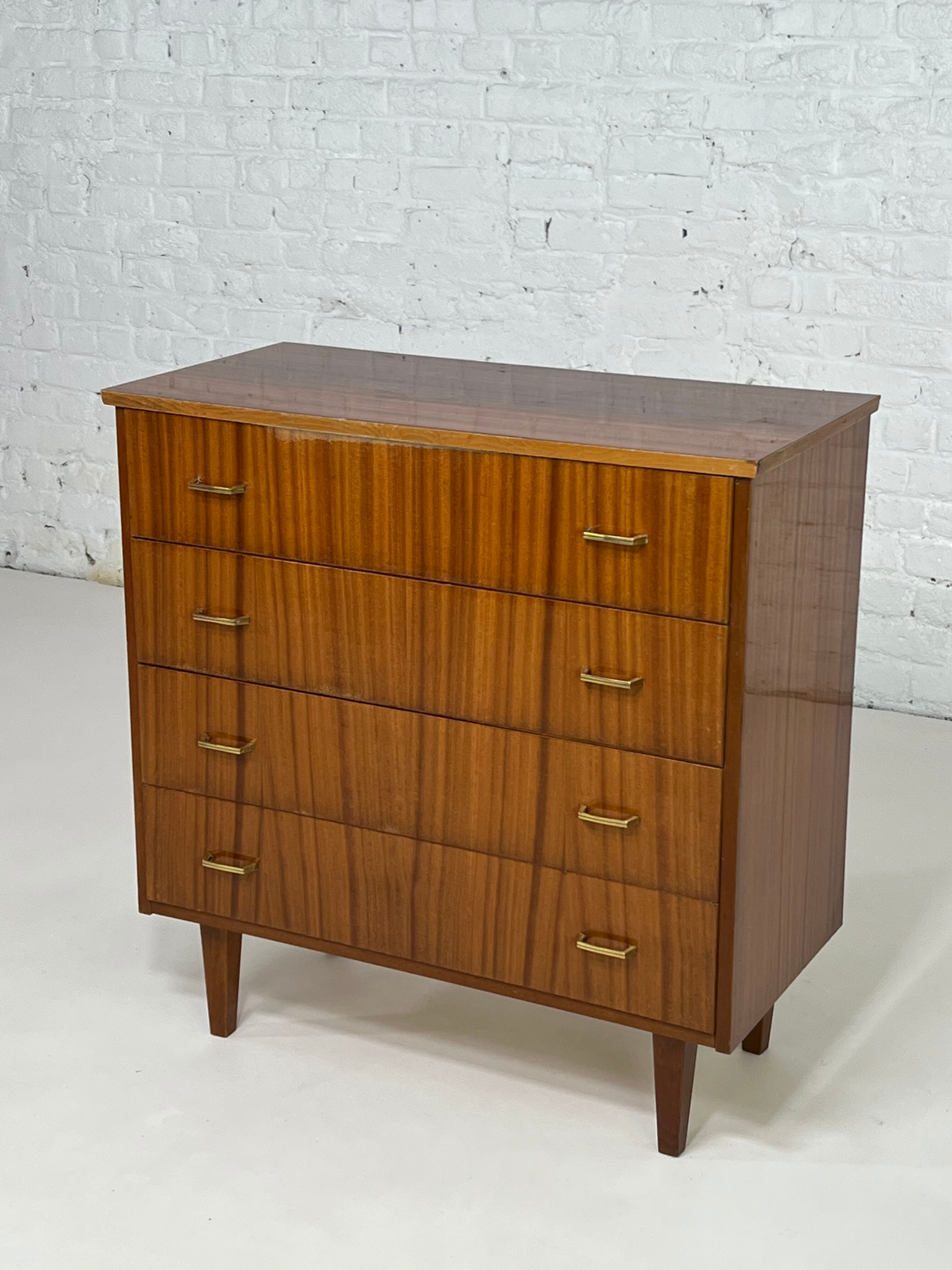 Commode années 60 en bois et laiton