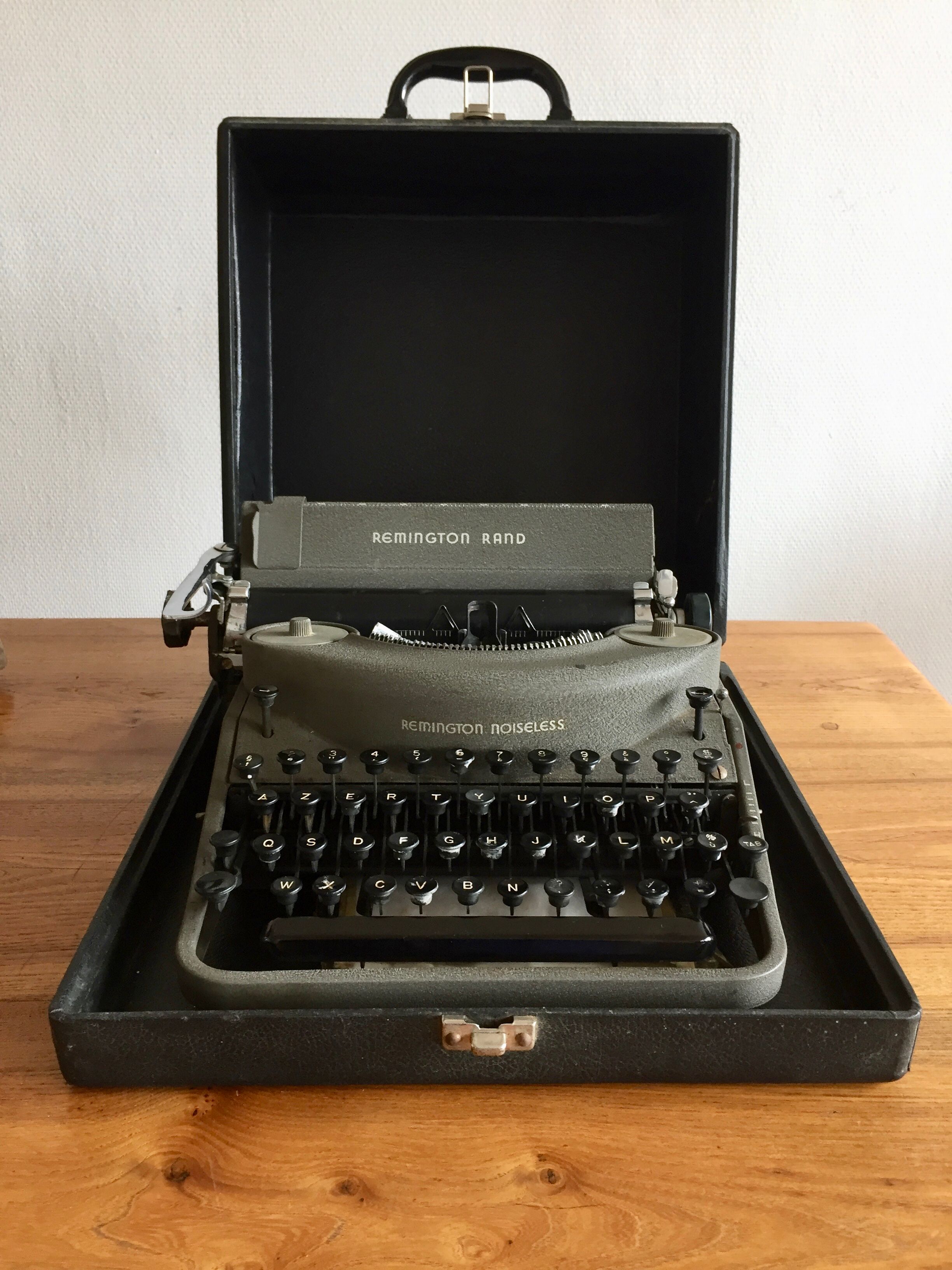 Typewriter Remington Noiseless 1930