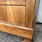 Commode style Louis Philippe en ronce de noyer,  fin XIXème